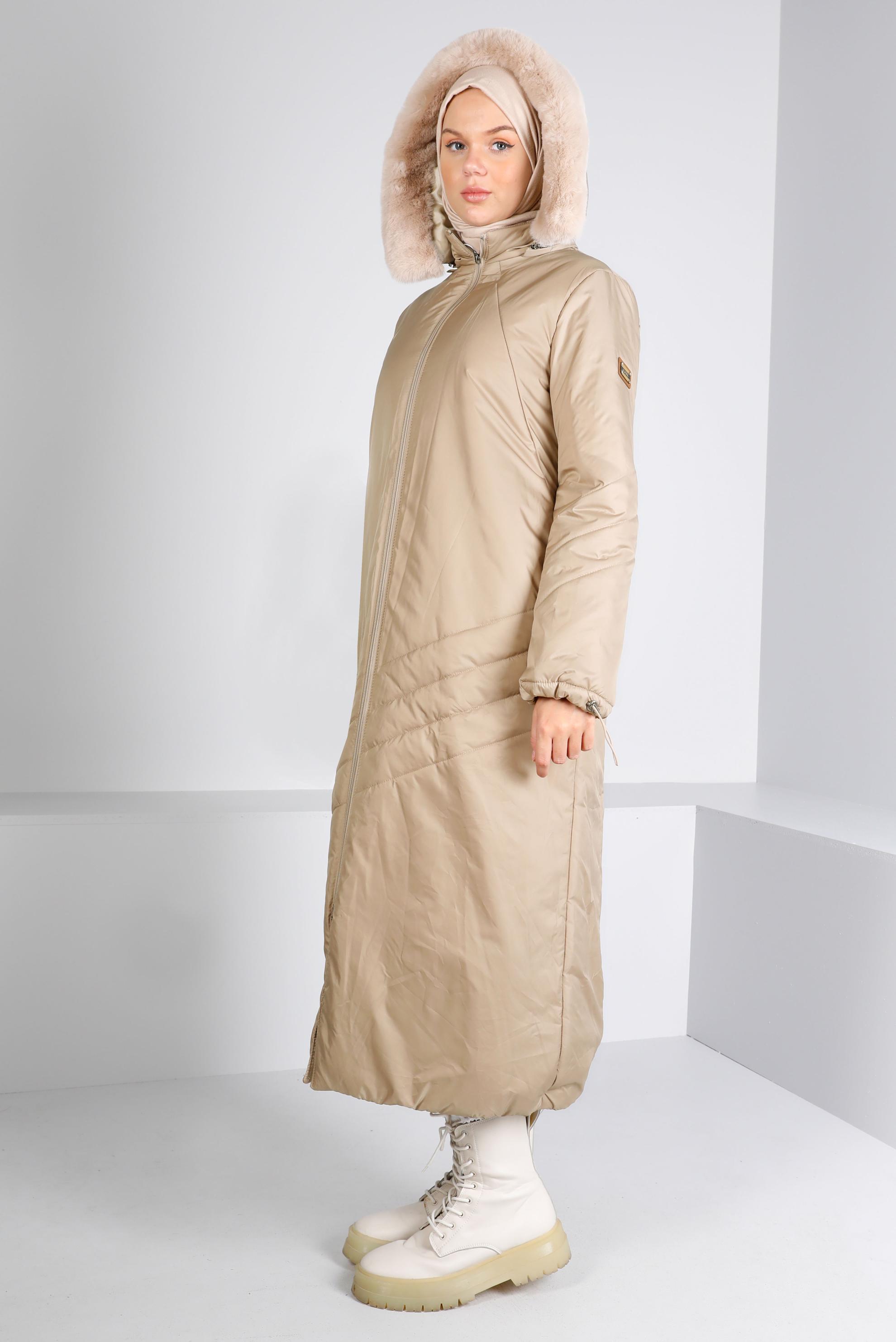 Tesettür giyim BEJ MANŞETLERİ BÜZGÜLÜ KAPÜŞONLU KABAN 90324