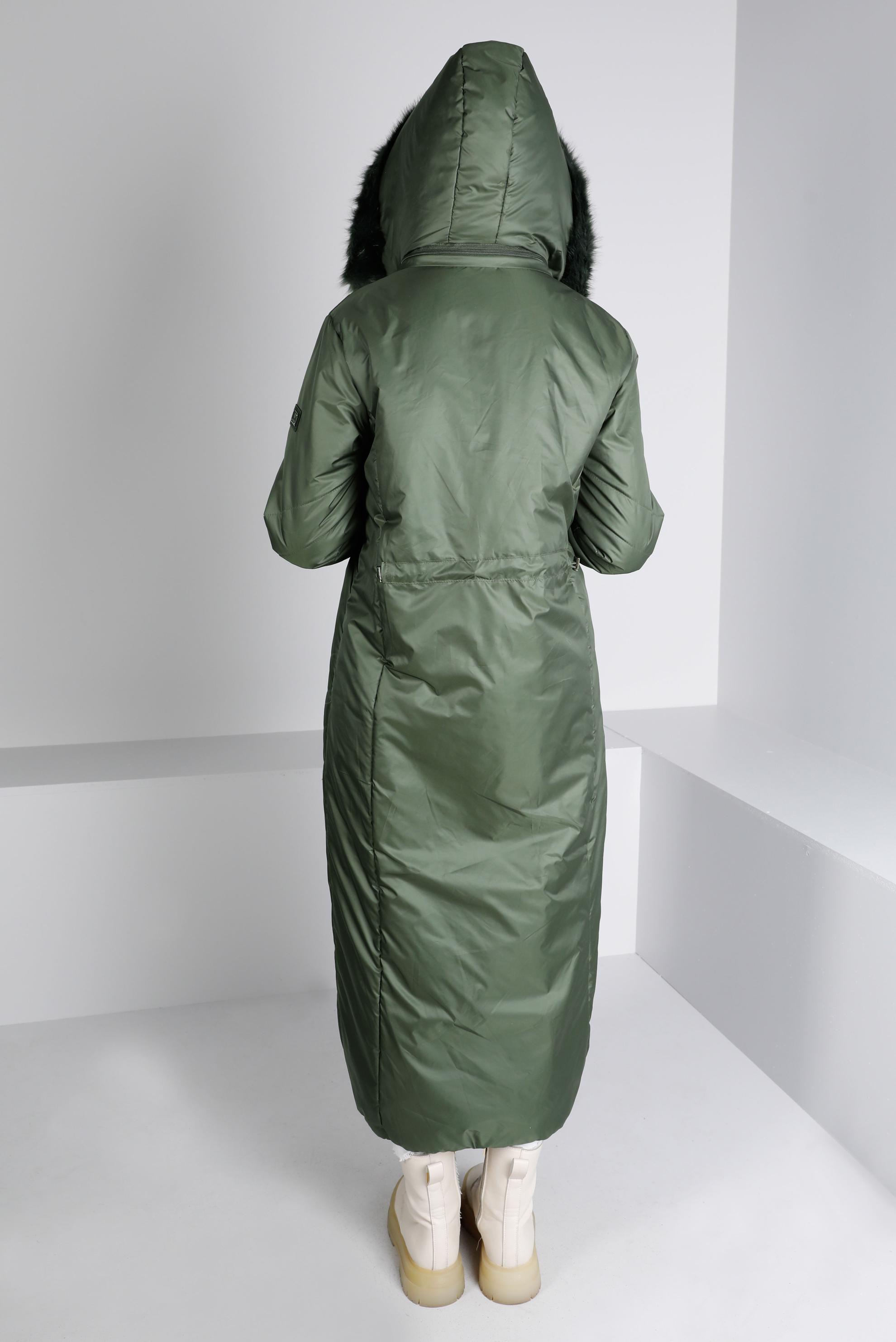 Tesettür giyim HAKİ MANŞETLERİ BÜZGÜLÜ KAPÜŞONLU KABAN 90324