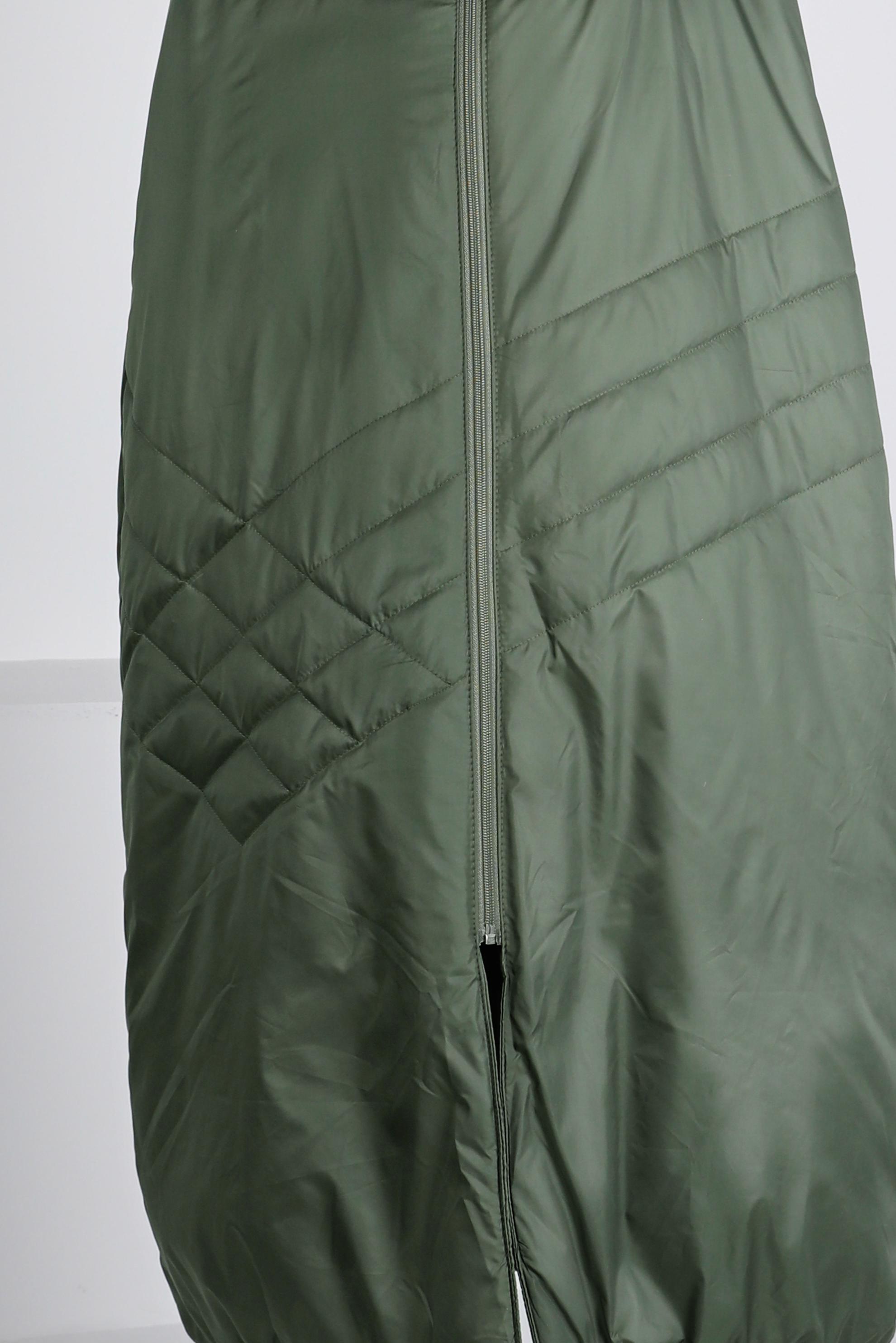 Tesettür giyim HAKİ MANŞETLERİ BÜZGÜLÜ KAPÜŞONLU KABAN 90324