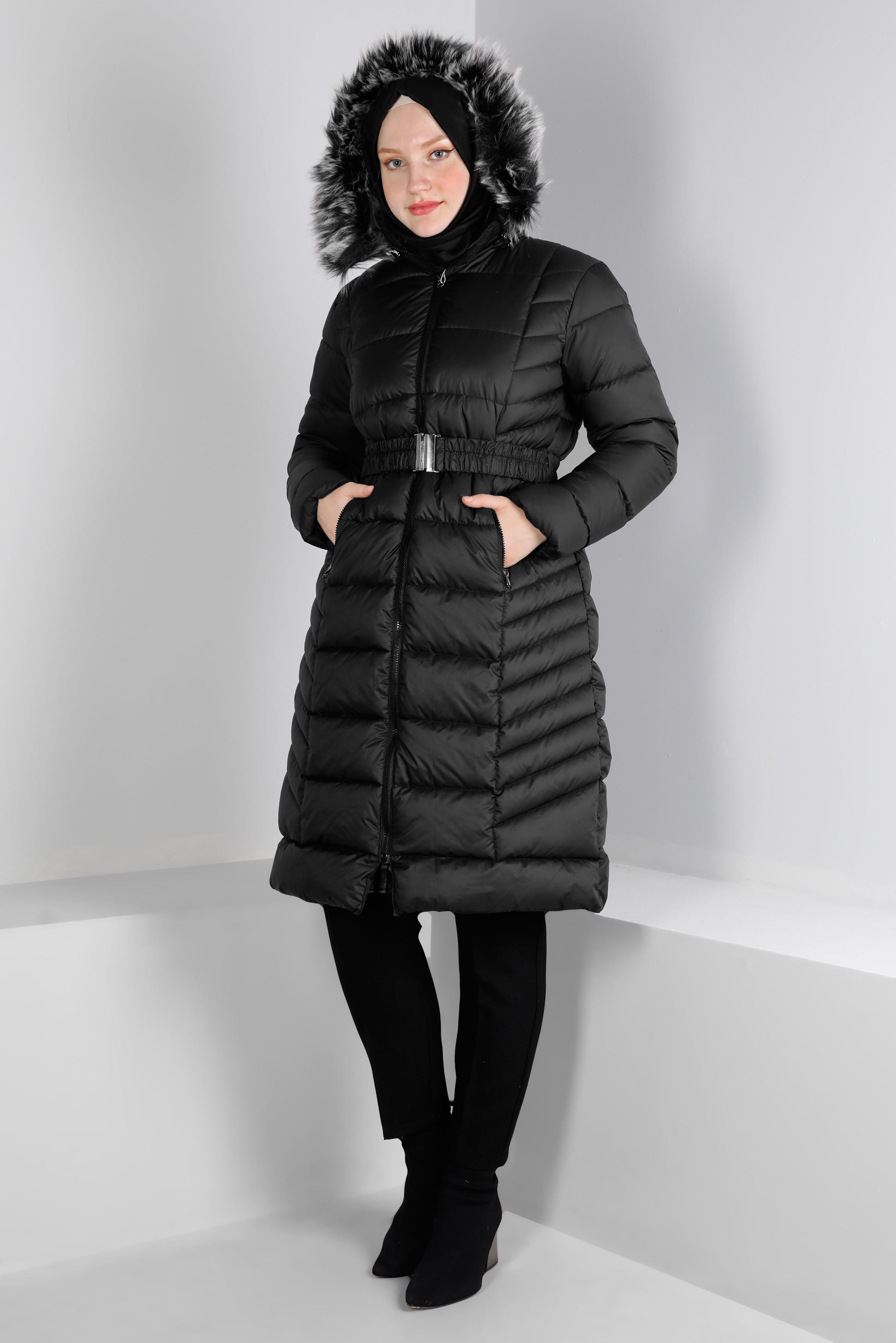 Tesettür giyim SİYAH KAPÜŞONU KÜRKLÜ KEMERLİ ŞİŞME KABAN 90327