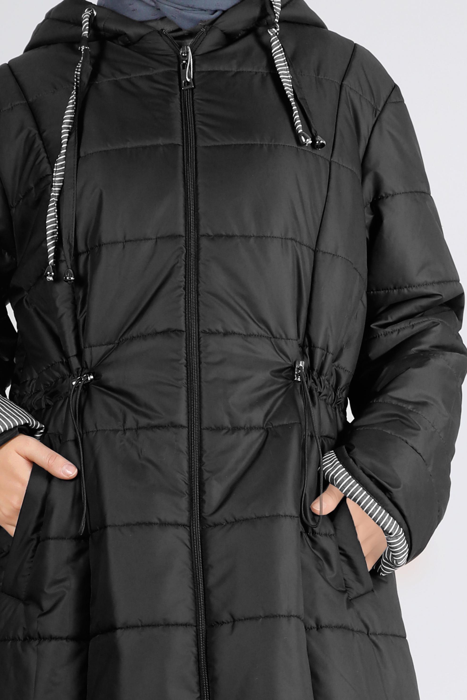 Tesettür giyim SİYAH BELİ BÜZGÜLÜ KAPÜŞONLU ŞİŞME KABAN 90332 