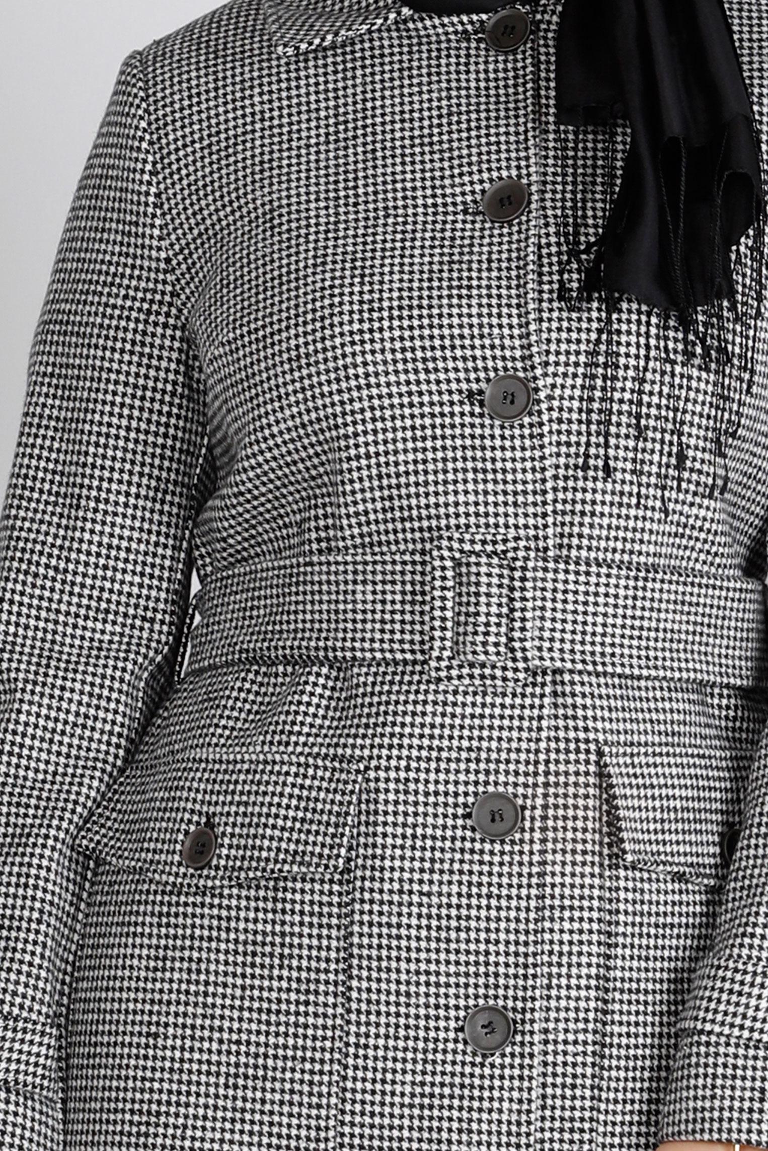 Tesettür giyim SİYAH PÖTİKARE DESENLİ KEMERLİ DÜĞMELİ KABAN 90338