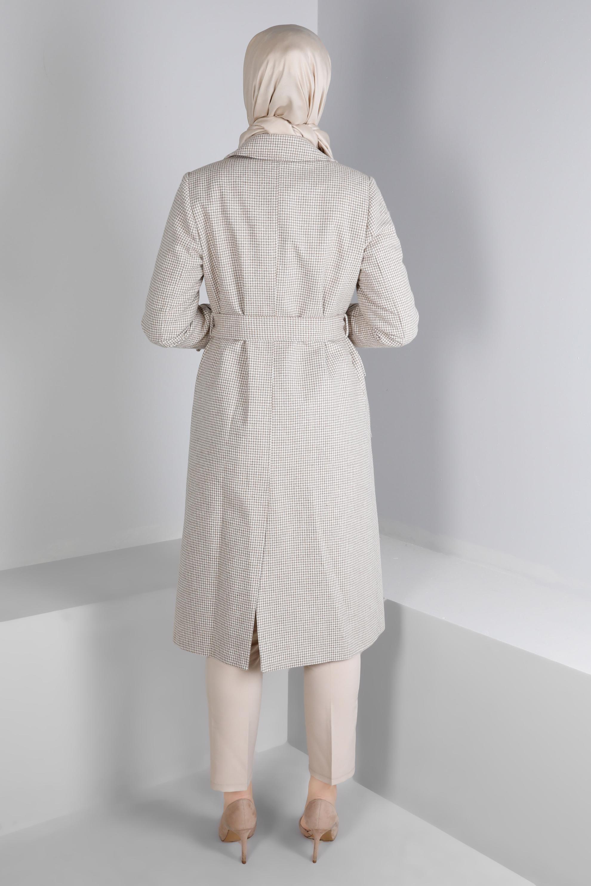 Tesettür giyim KAHVE PÖTİKARE DESENLİ KEMERLİ DÜĞMELİ KABAN 90338