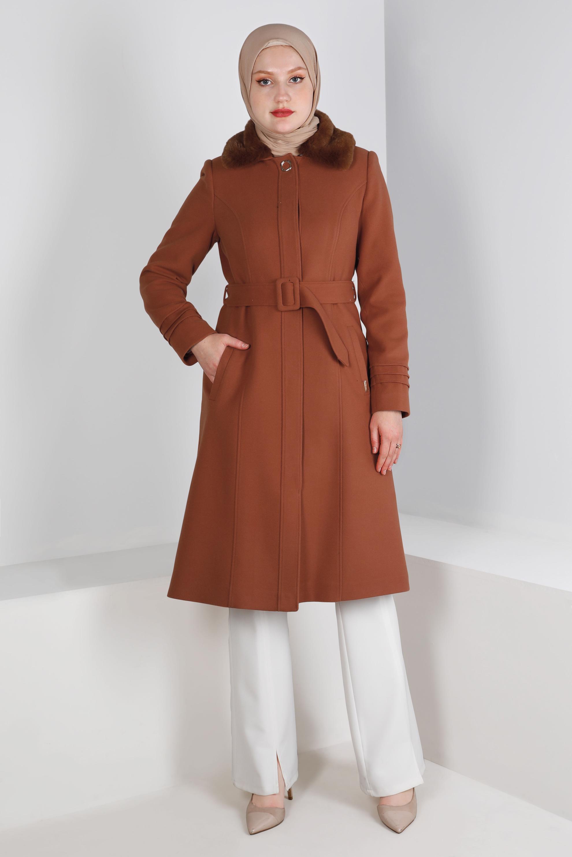 Tesettür giyim TABA KÜRK DETAYLI KEMERLİ KABAN 90341