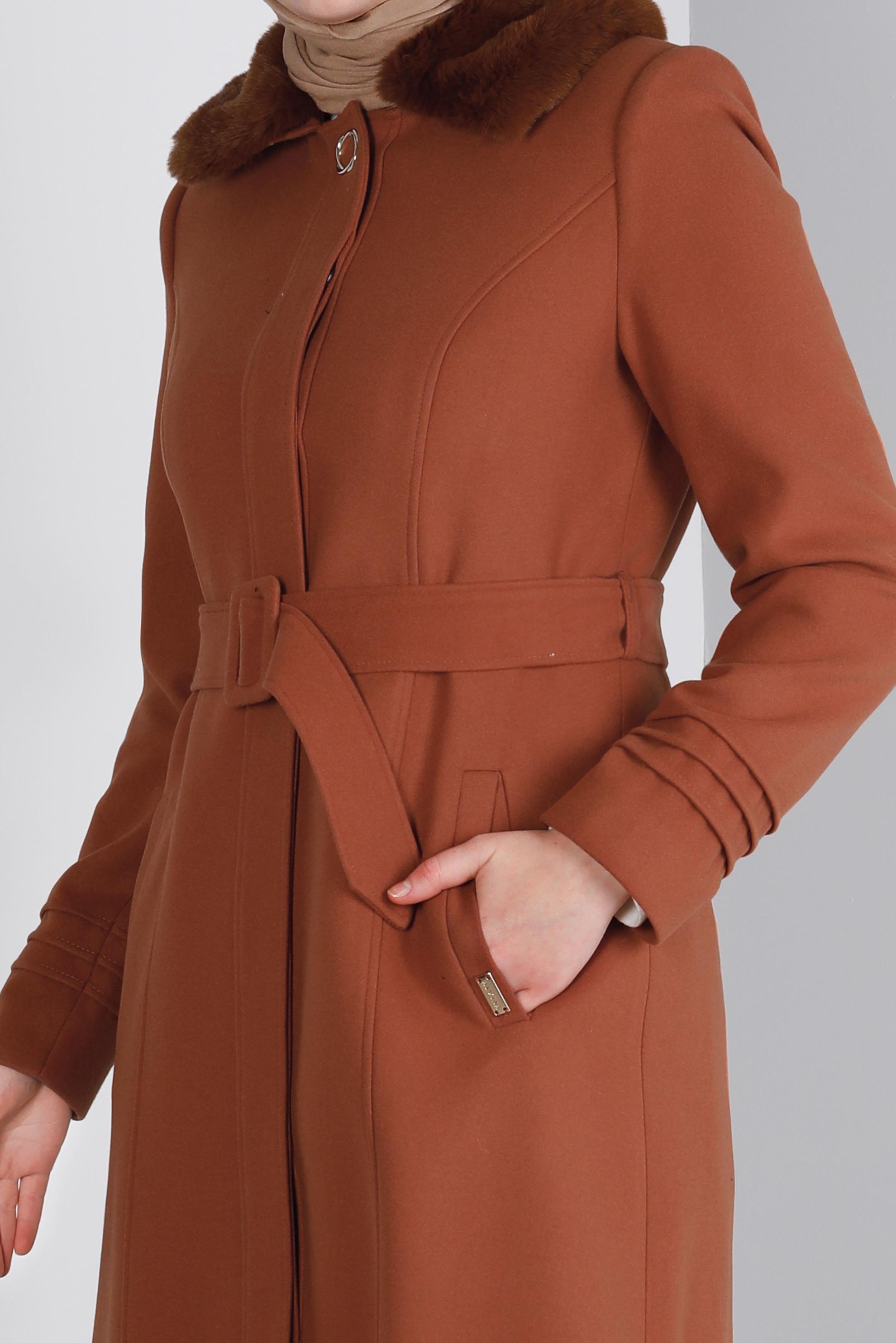 Tesettür giyim TABA KÜRK DETAYLI KEMERLİ KABAN 90341