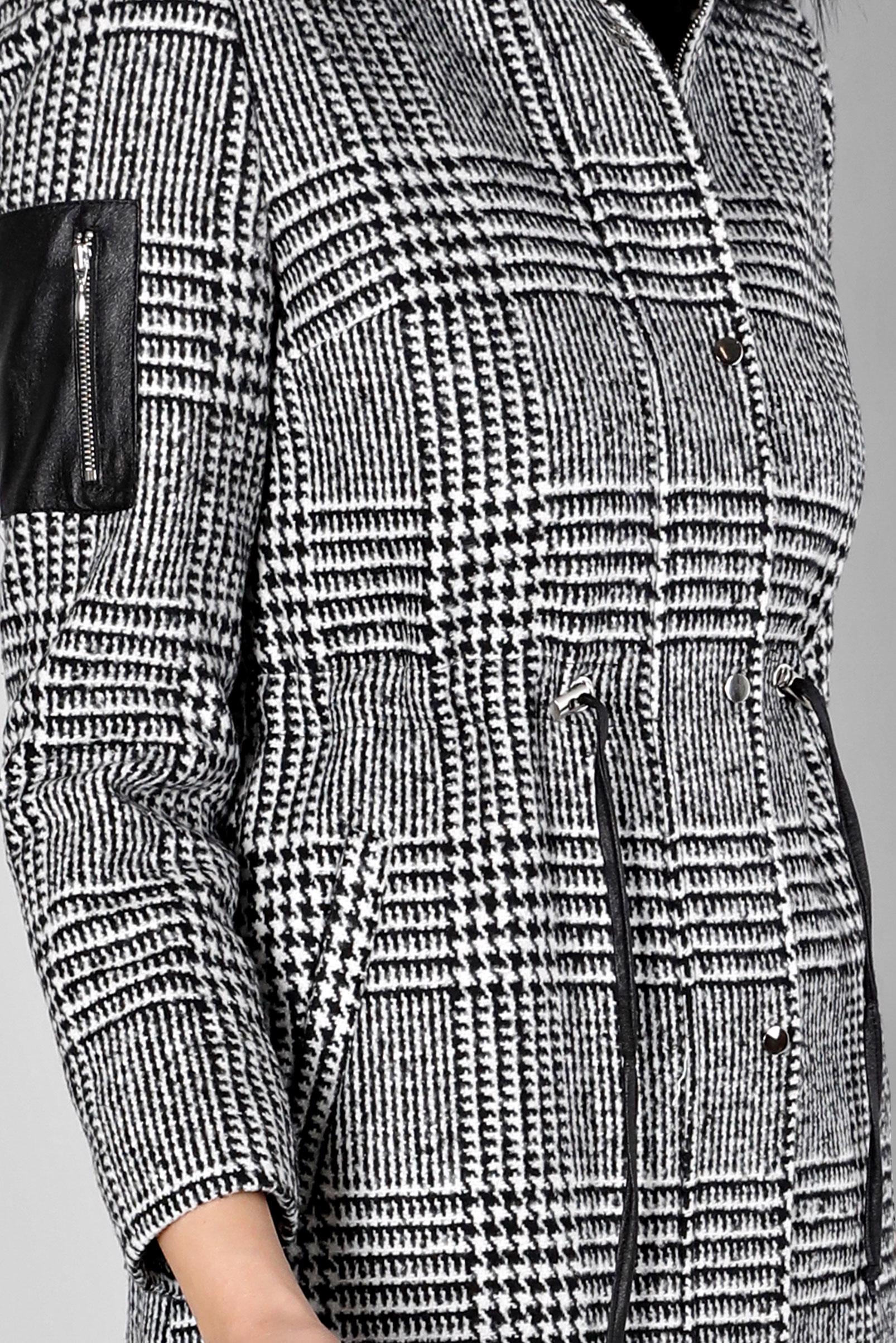 Tesettür giyim SİYAH KAPÜŞONU TÜYLÜ KARELİ KAZAYAĞI DESENLİ KABAN 90347