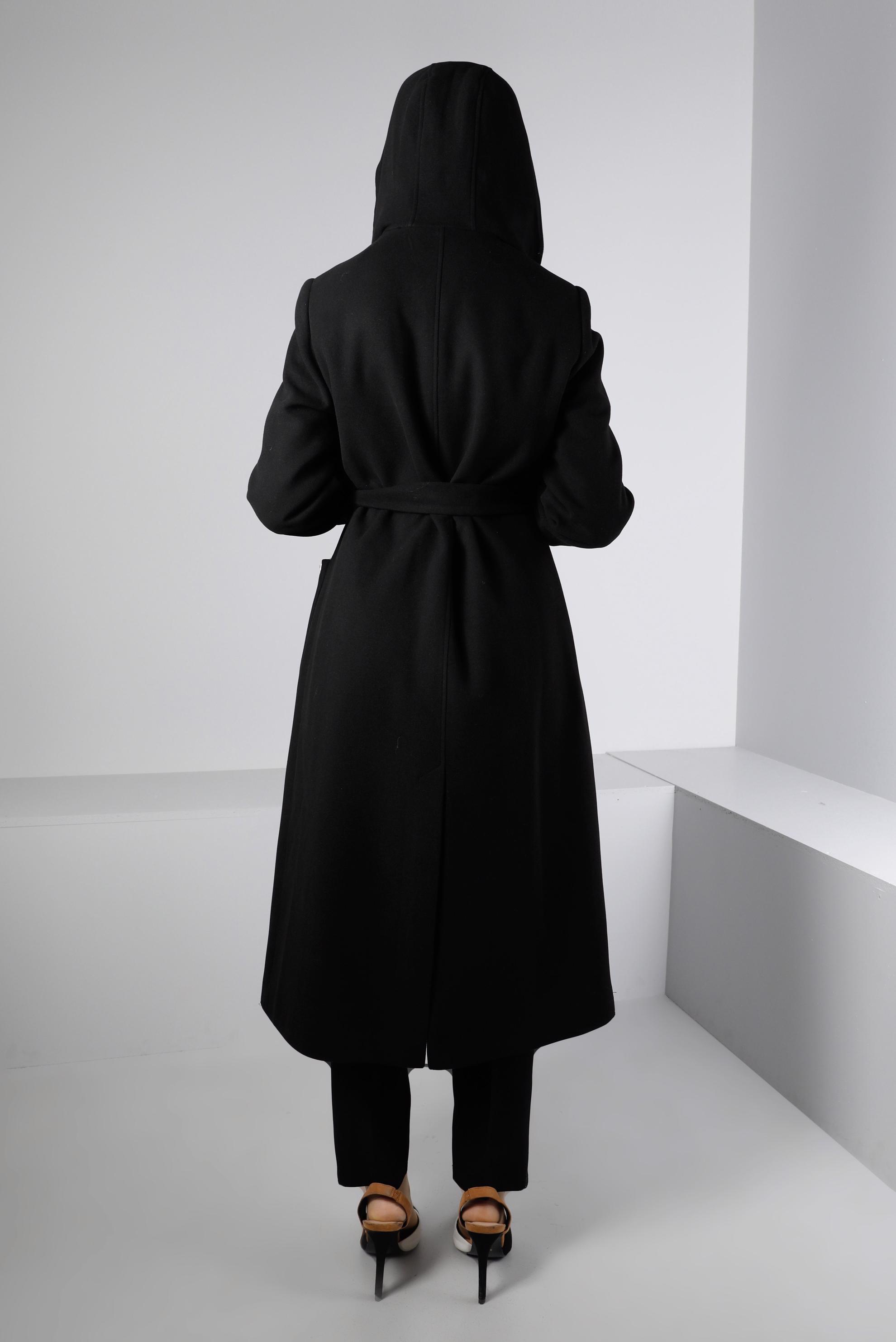 Tesettür giyim SİYAH KAPÜŞONLU CEPLİ KABAN 90351