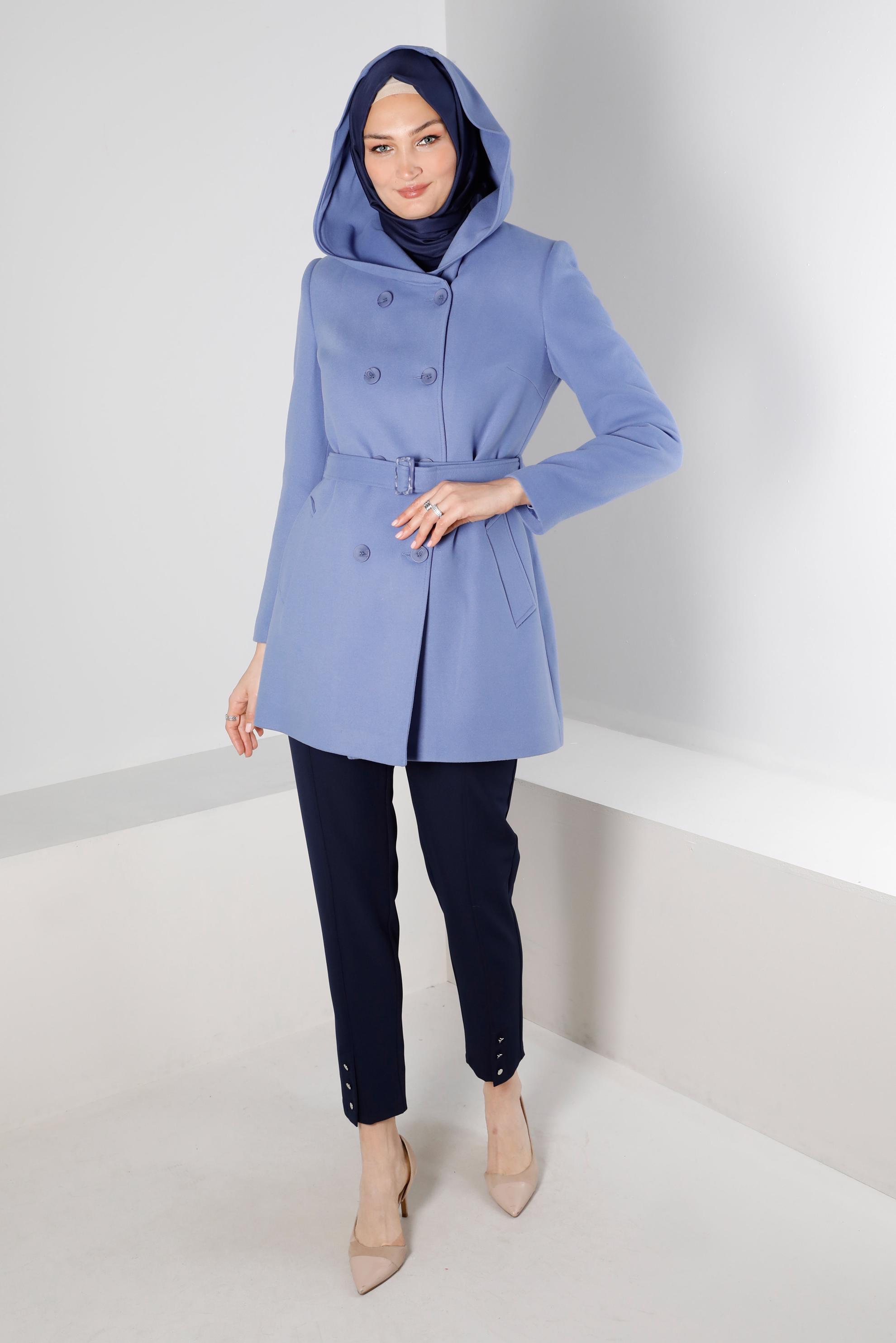Tesettür giyim MAVİ KUŞAKLI KAPÜŞONLU KABAN 90352