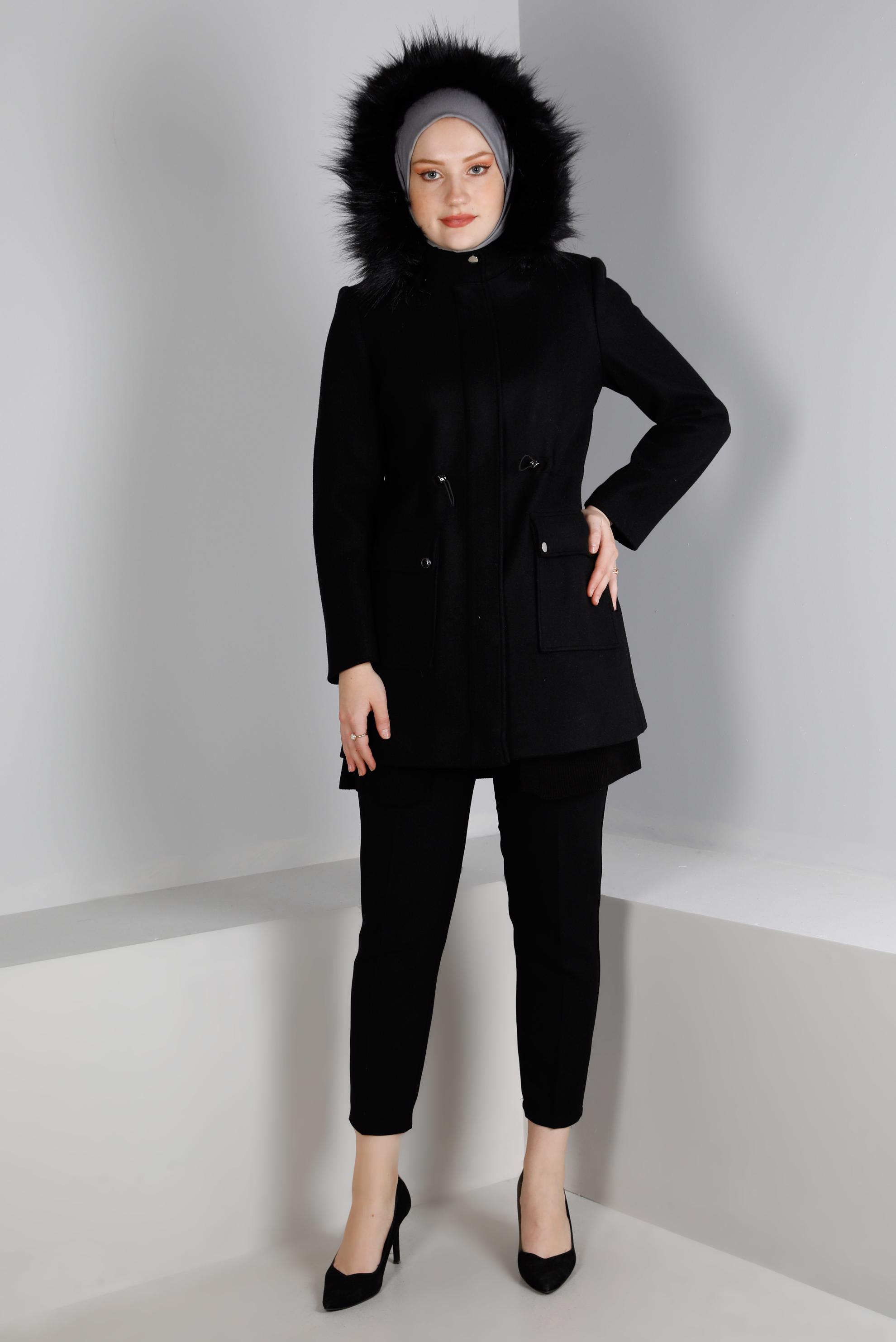 Tesettür giyim SİYAH KAPÜŞONLU KÜRKLÜ KABAN 90353