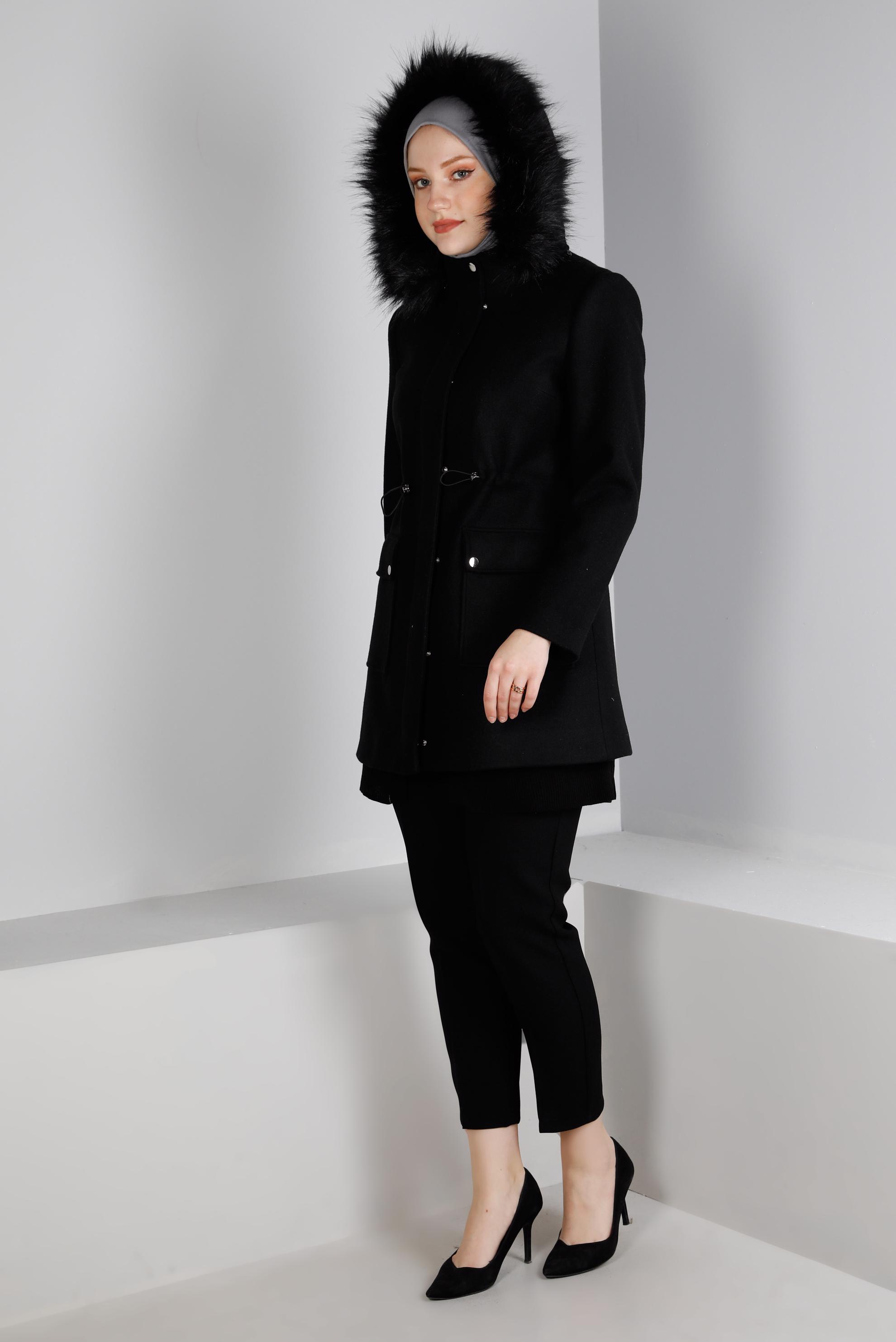 Tesettür giyim SİYAH KAPÜŞONLU KÜRKLÜ KABAN 90353