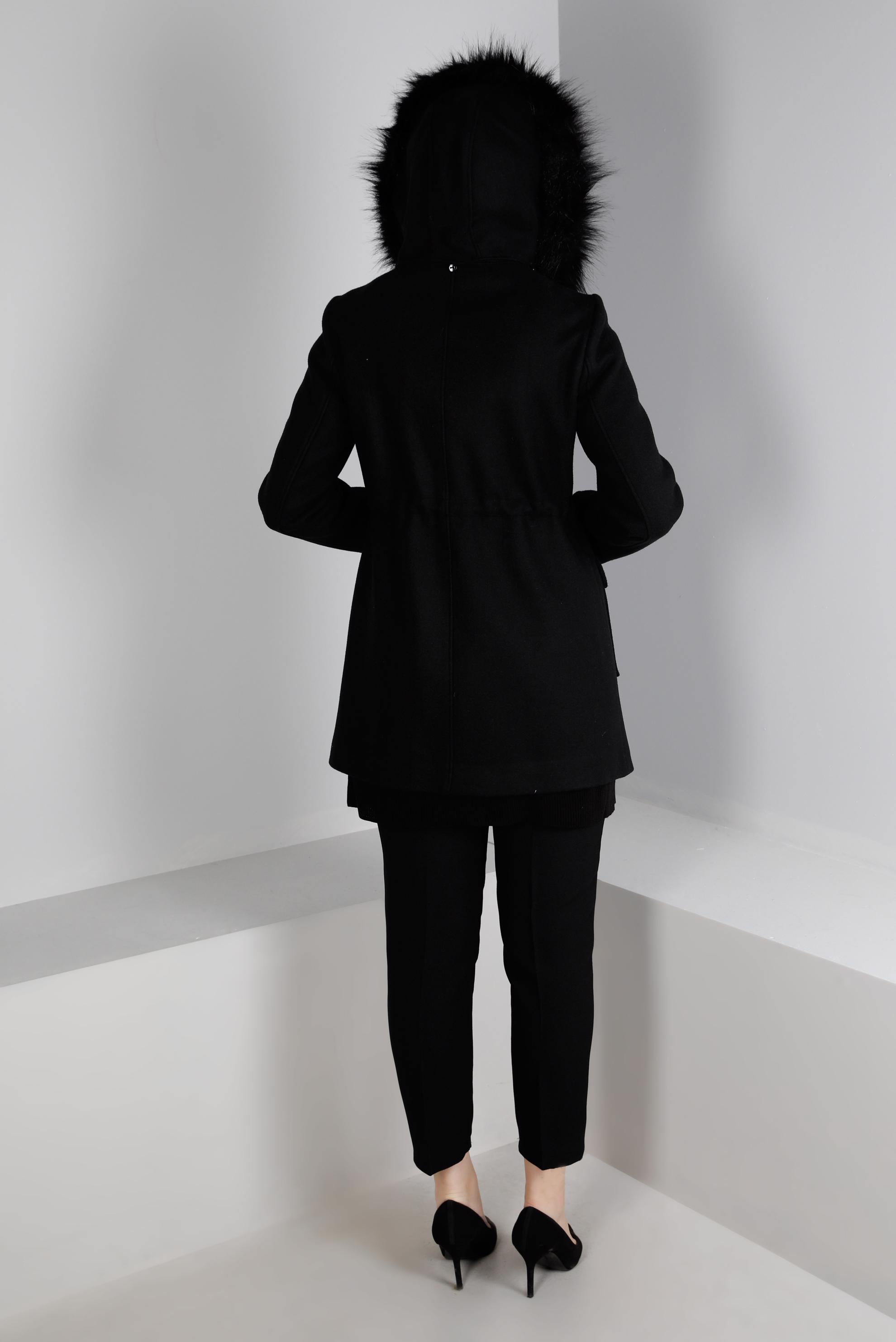 Tesettür giyim SİYAH KAPÜŞONLU KÜRKLÜ KABAN 90353