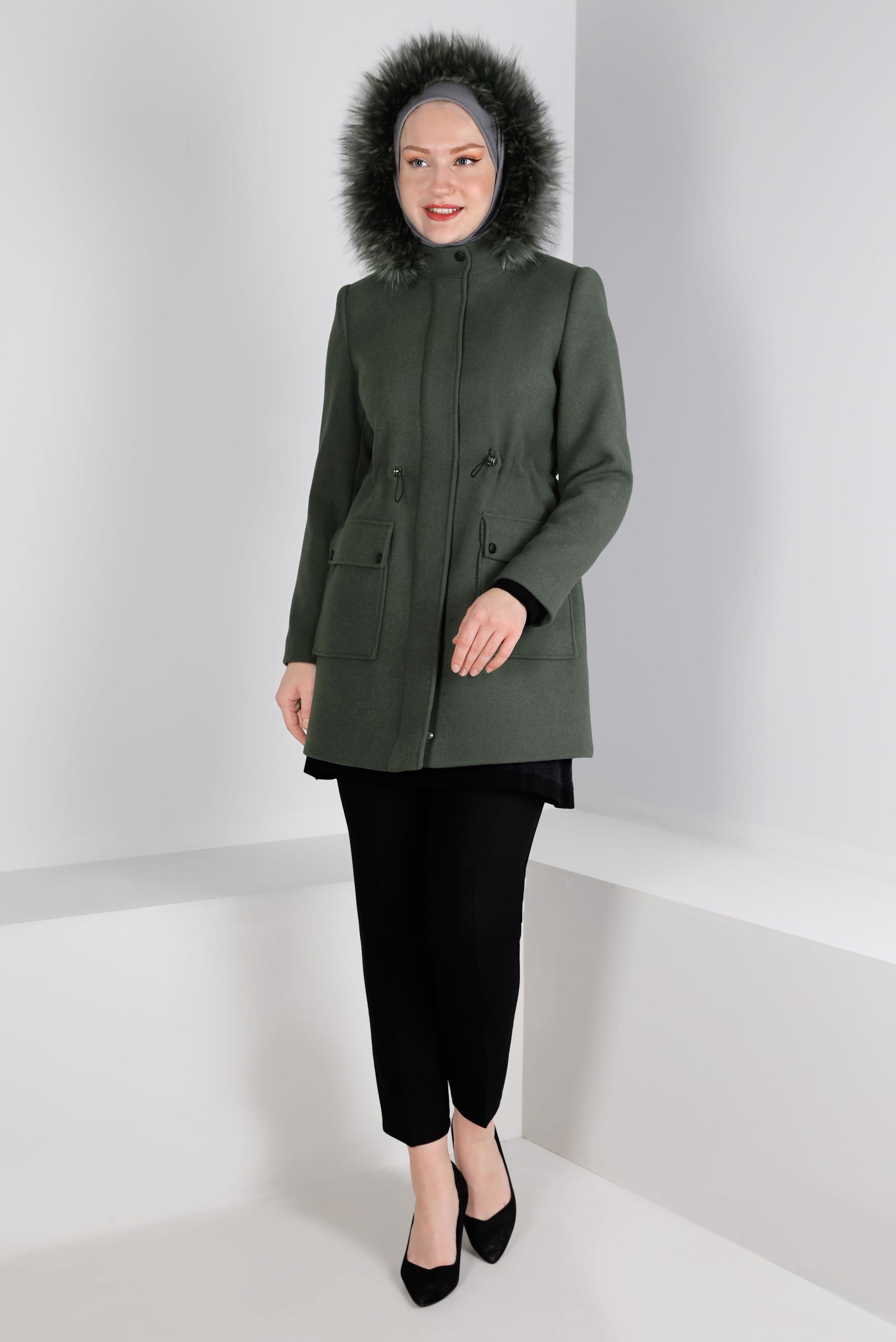 Tesettür giyim HAKİ KAPÜŞONLU KÜRKLÜ KABAN 90353