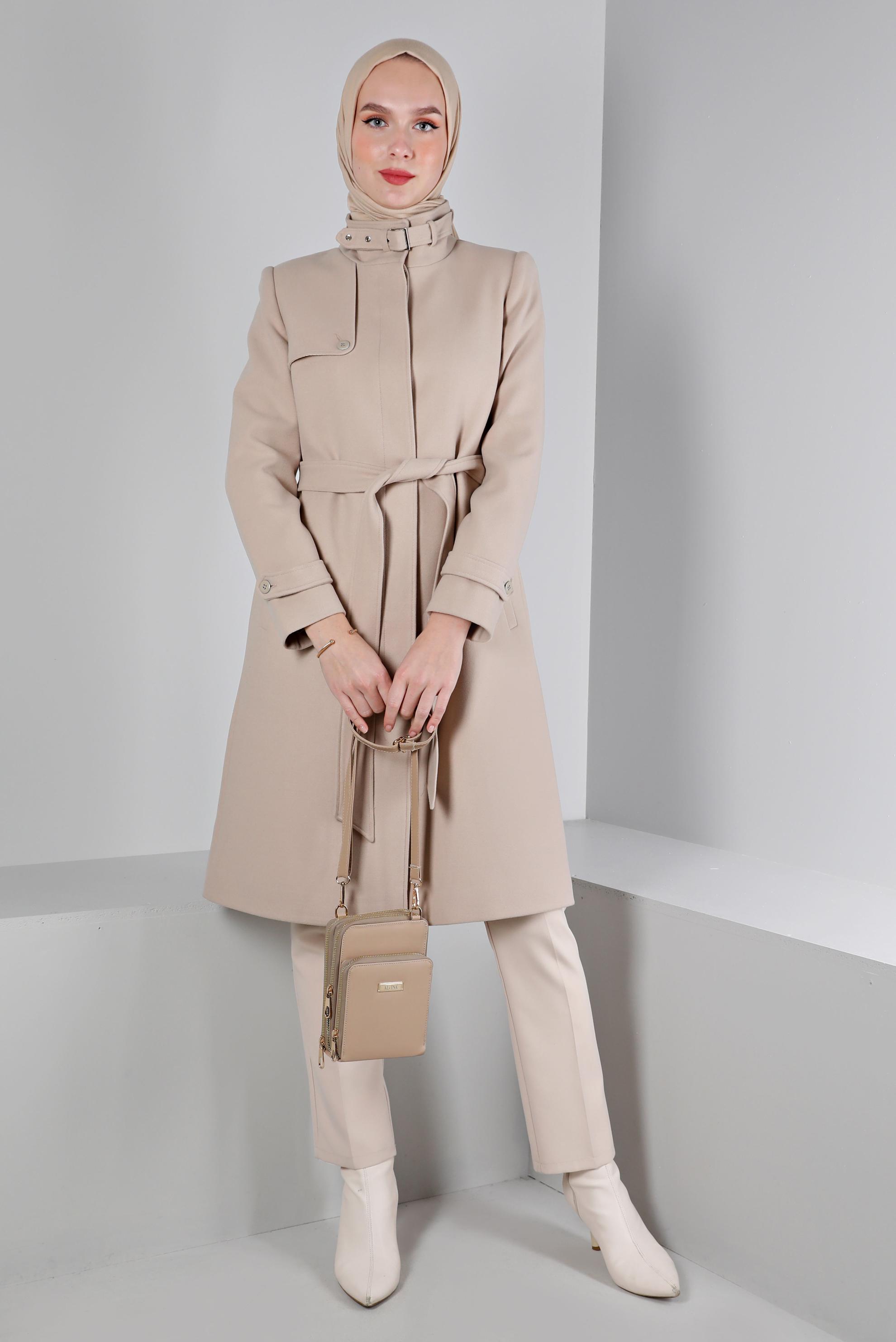 Tesettür giyim BEJ YAKASI KEMER DETAYLI KABAN 90358 