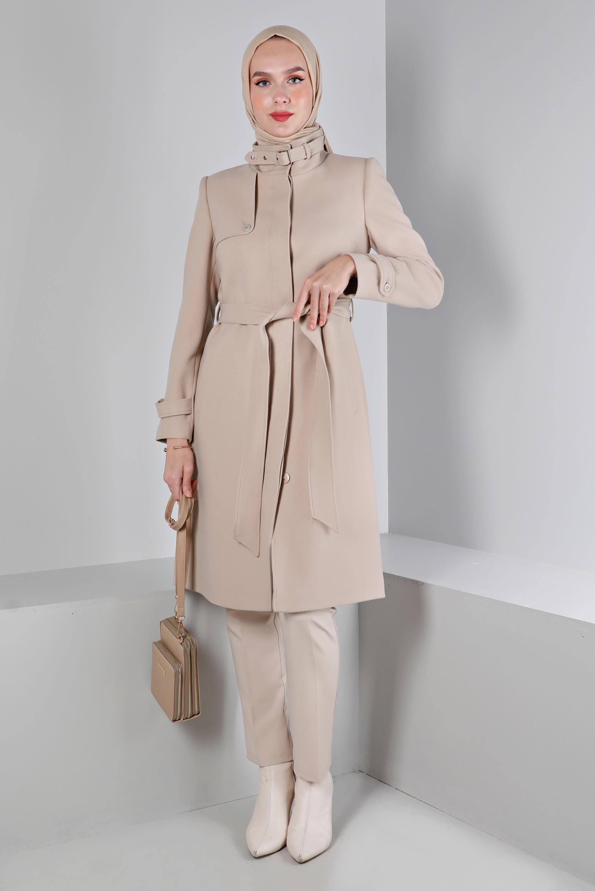 Tesettür giyim BEJ YAKASI KEMER DETAYLI KABAN 90358 
