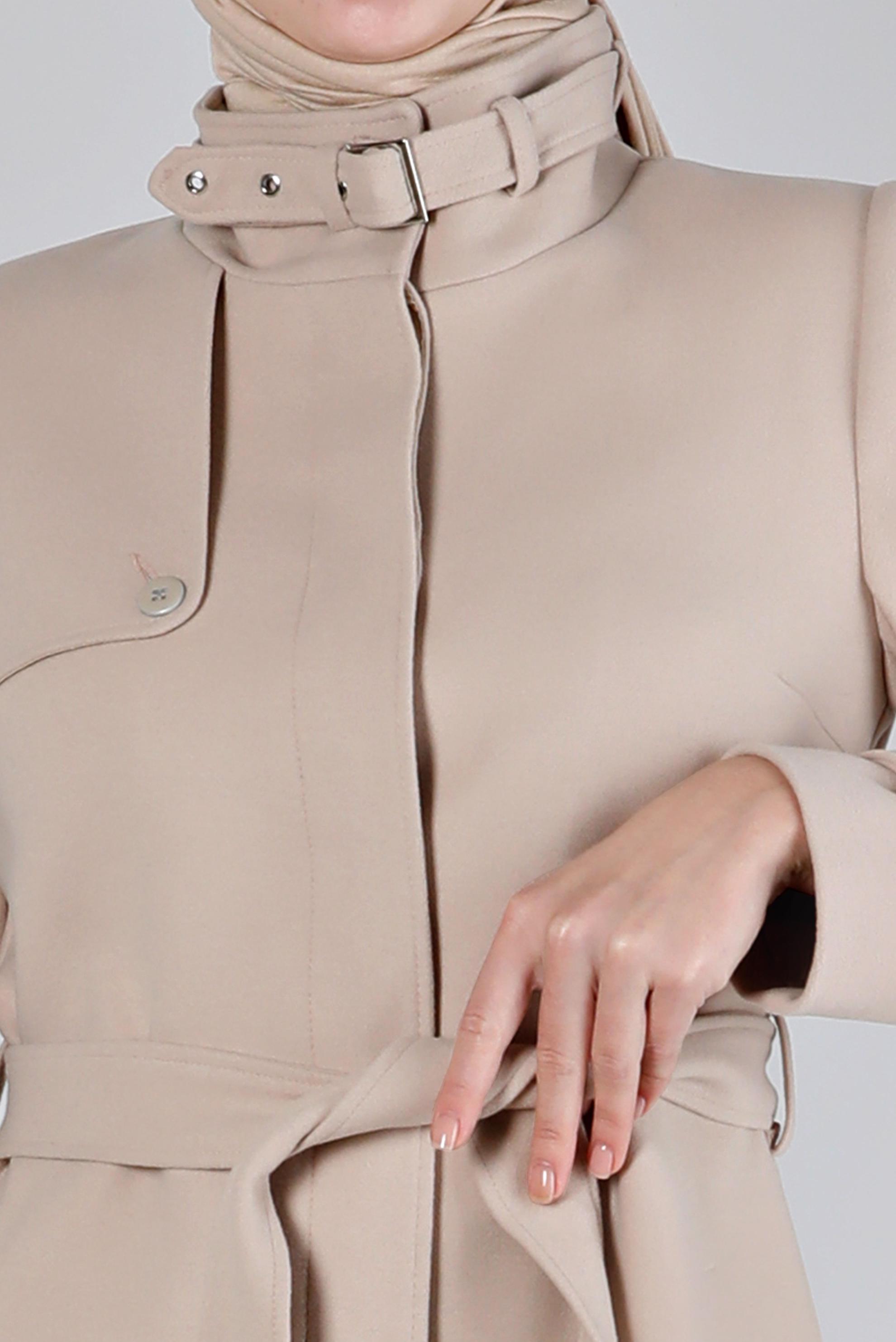 Tesettür giyim BEJ YAKASI KEMER DETAYLI KABAN 90358 