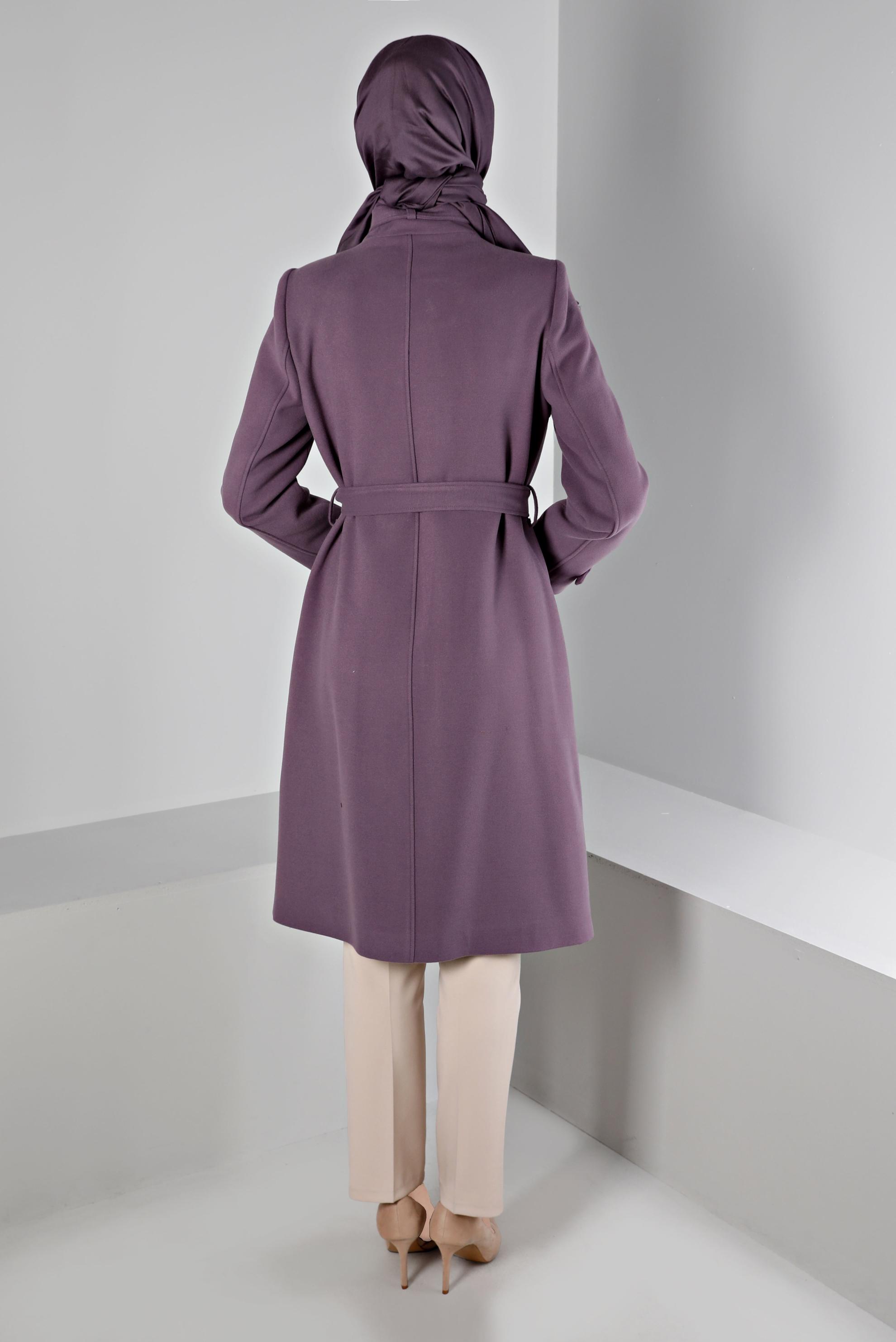 Tesettür giyim MOR YAKASI KEMER DETAYLI KABAN 90358 