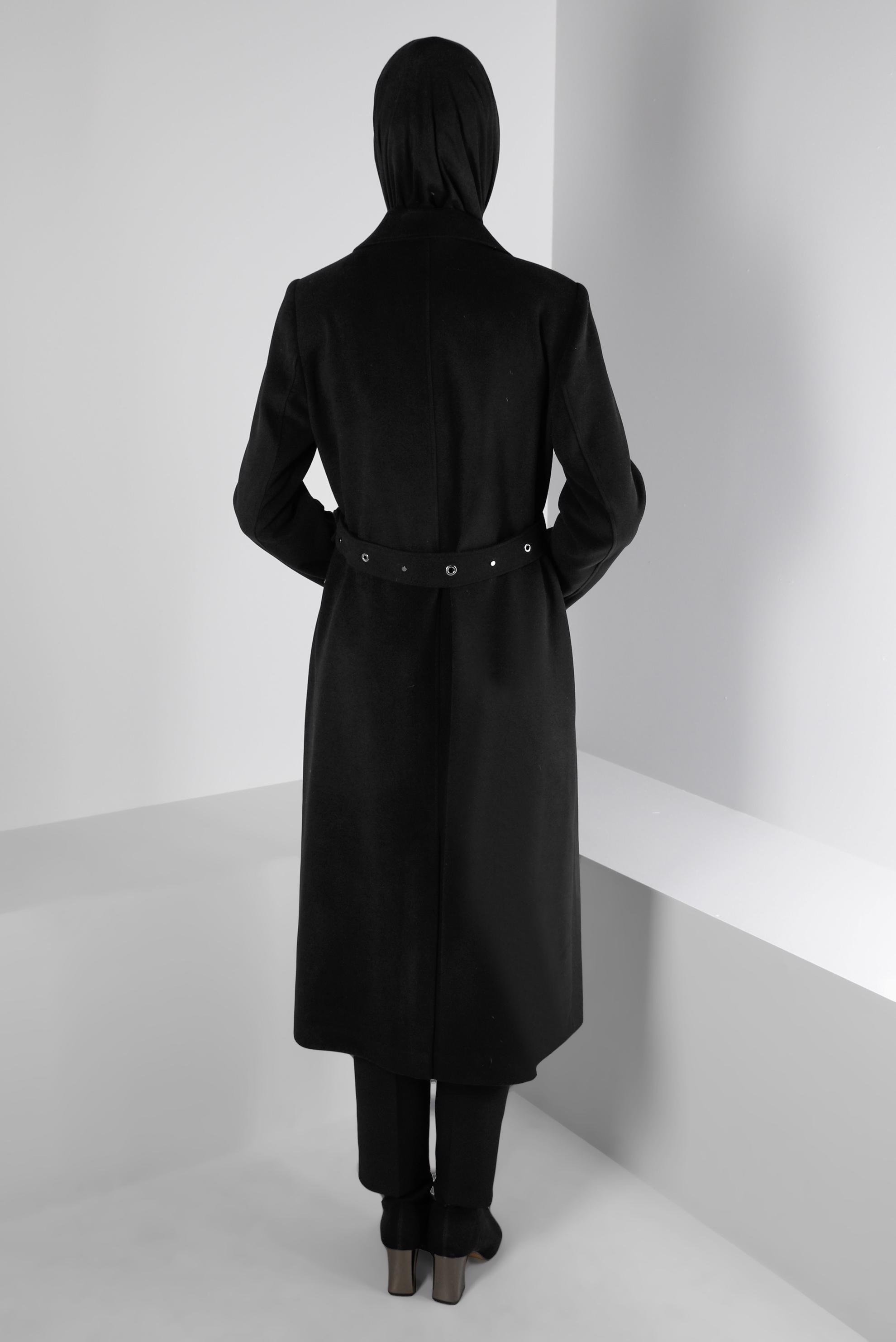 Tesettür giyim SİYAH KEMERLİ DÜĞMELİ KABAN 90362