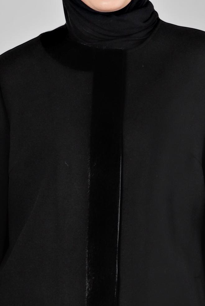 Tesettür giyim SİYAH KÜRK DETAYLI CEPLİ KABAN 90366  - ALVİNA