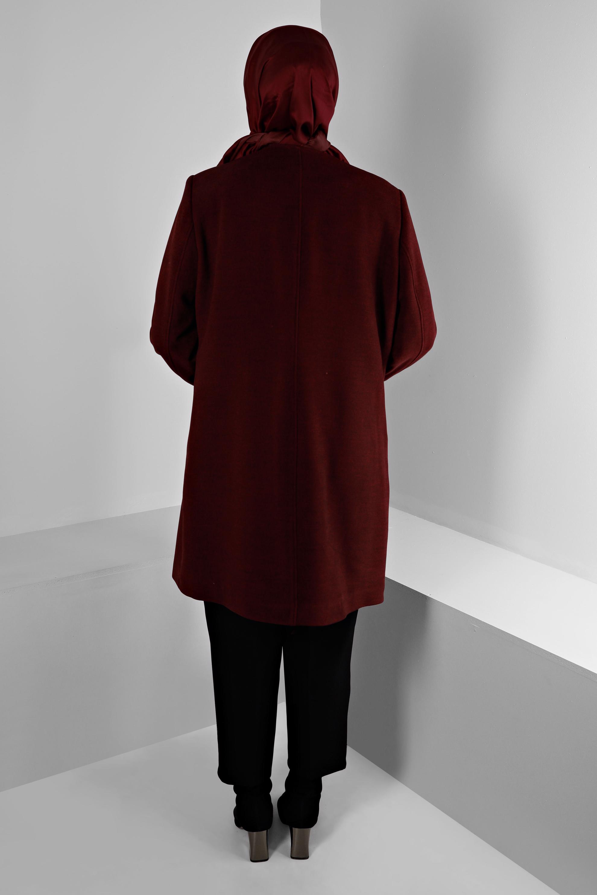 Vêtements hijab ROUGE BORDEAUX MANTEAU EN FOURRURE AVEC DÉTAIL DE POCHE 90366