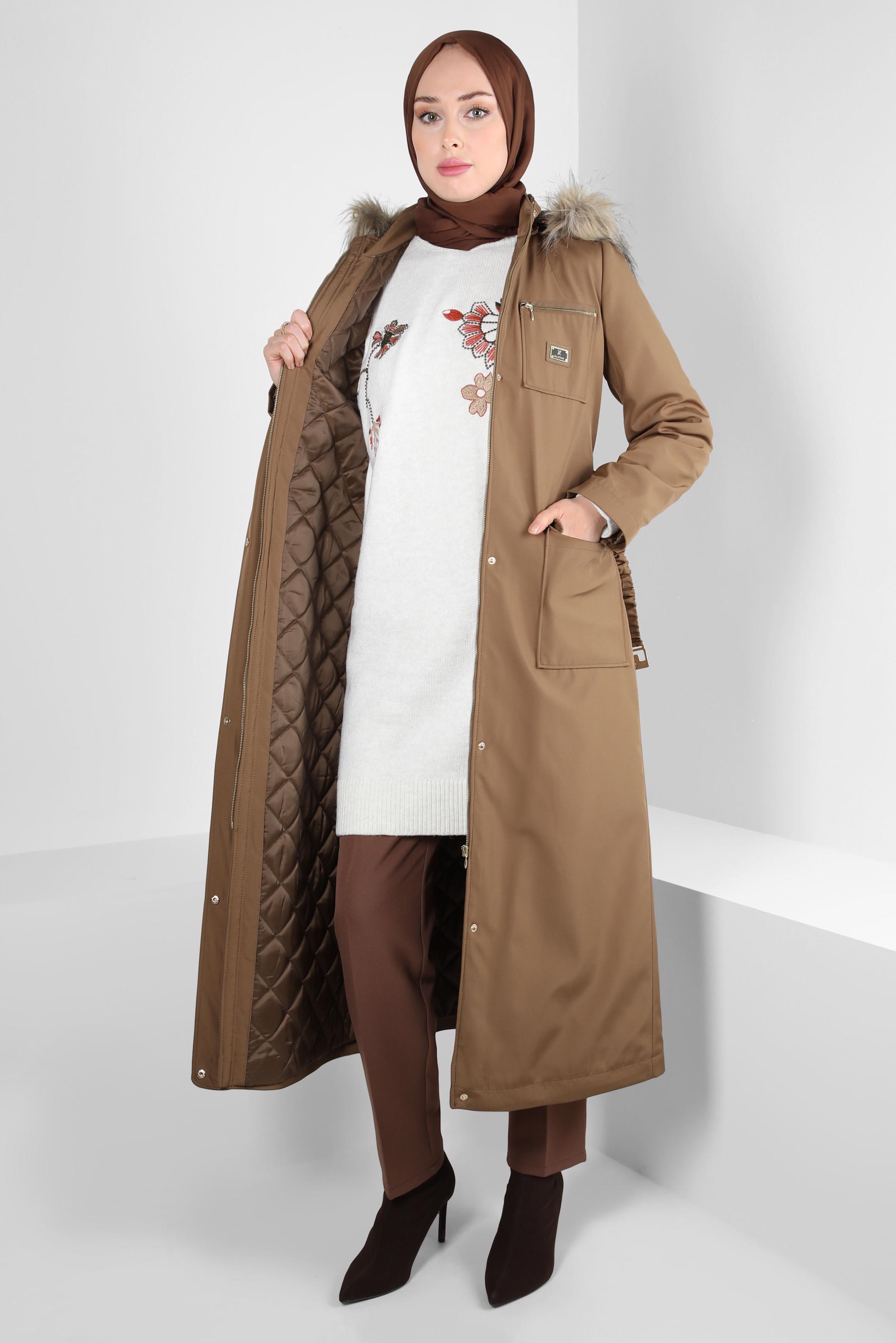 Tesettür giyim KAHVE KAPÜŞONU KÜRKLÜ PARKA 90370