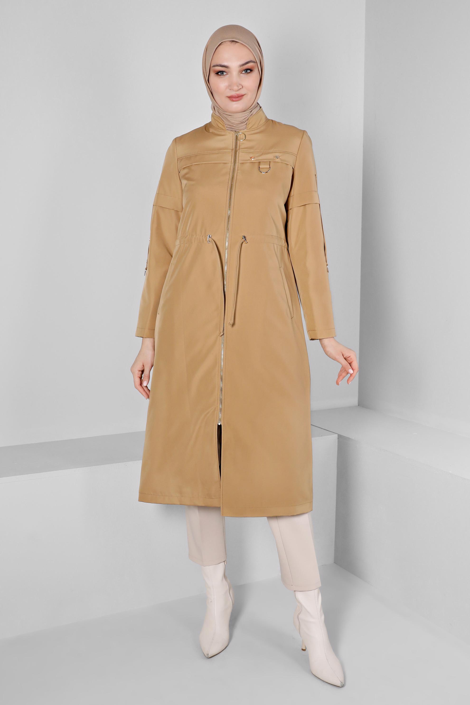 Tesettür giyim KAHVE BELİ BÜZGÜLÜ ZIMBA DETAYLI FERMUARLI PARKA 90374