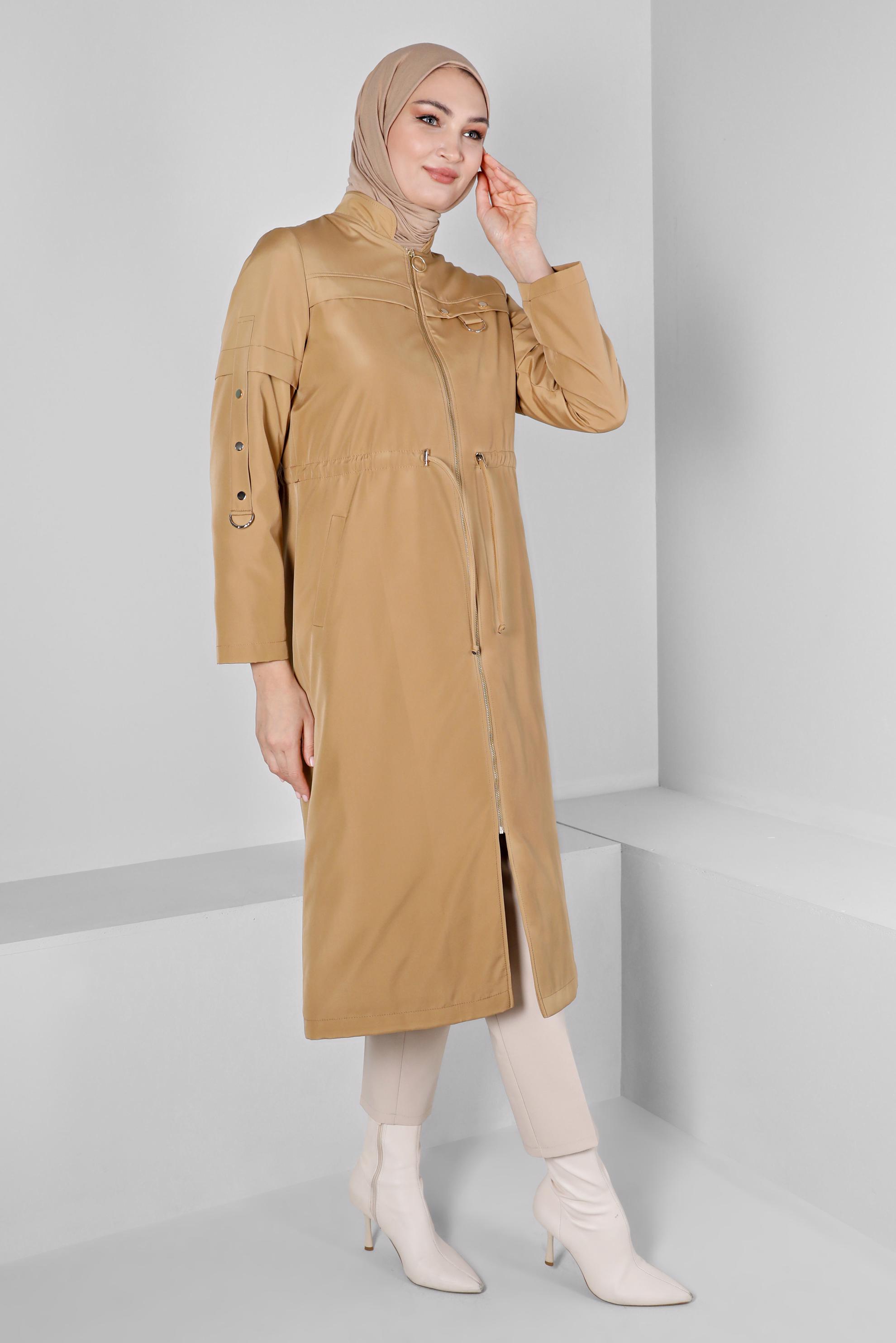 Tesettür giyim KAHVE BELİ BÜZGÜLÜ ZIMBA DETAYLI FERMUARLI PARKA 90374