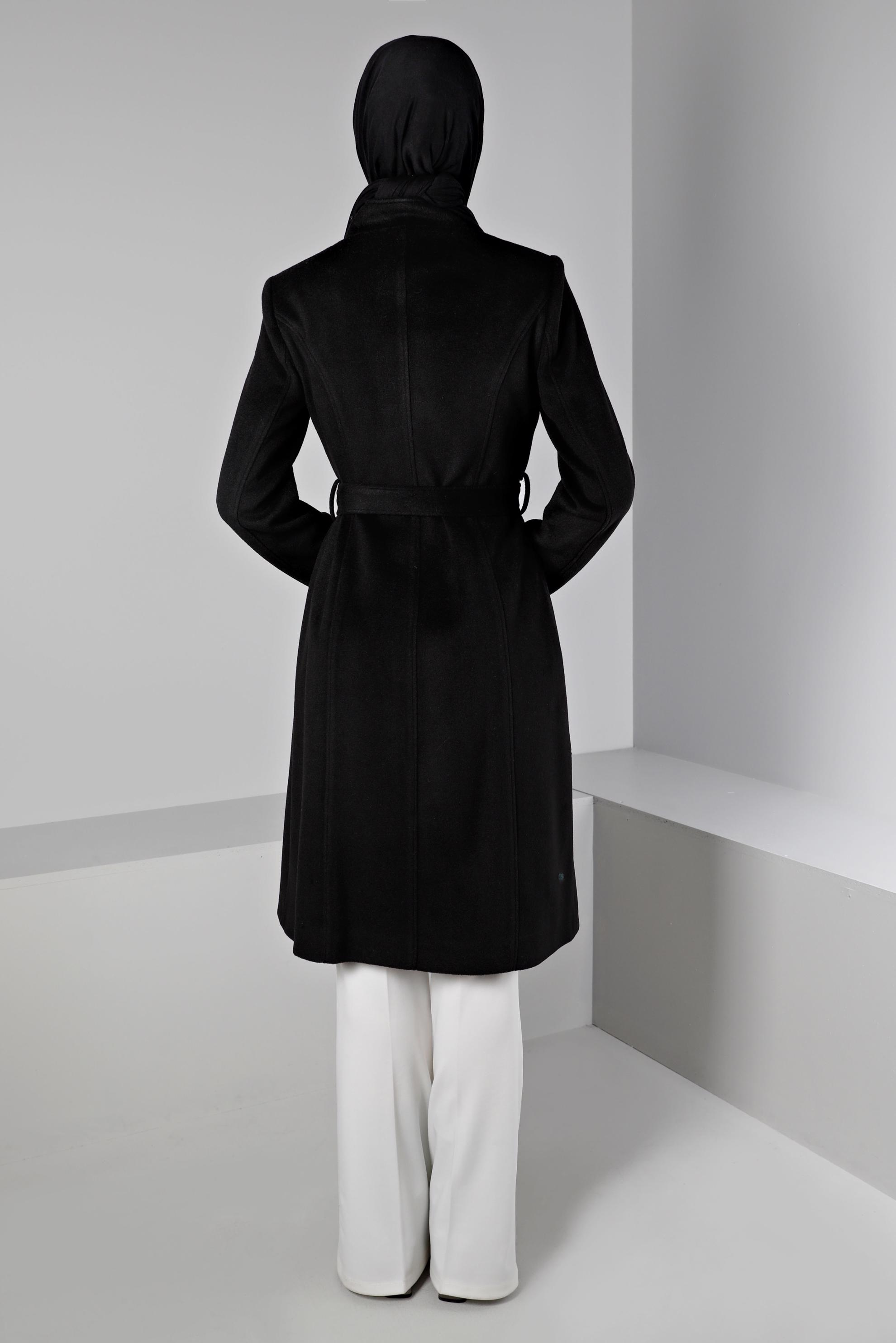 Tesettür giyim SİYAH DÜĞMELİ KUŞAKLI KABAN 90376 