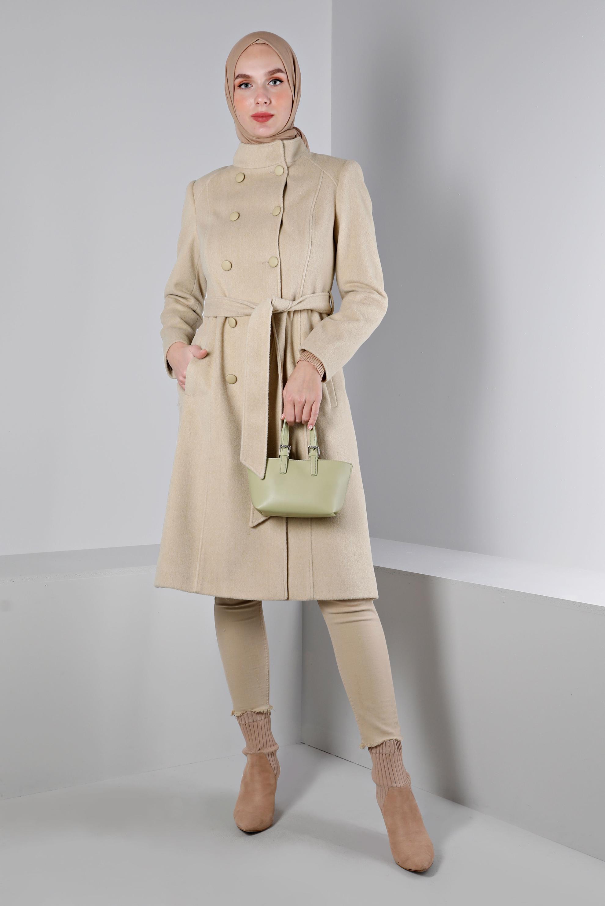 Tesettür giyim BEJ DÜĞMELİ KUŞAKLI KABAN 90376 