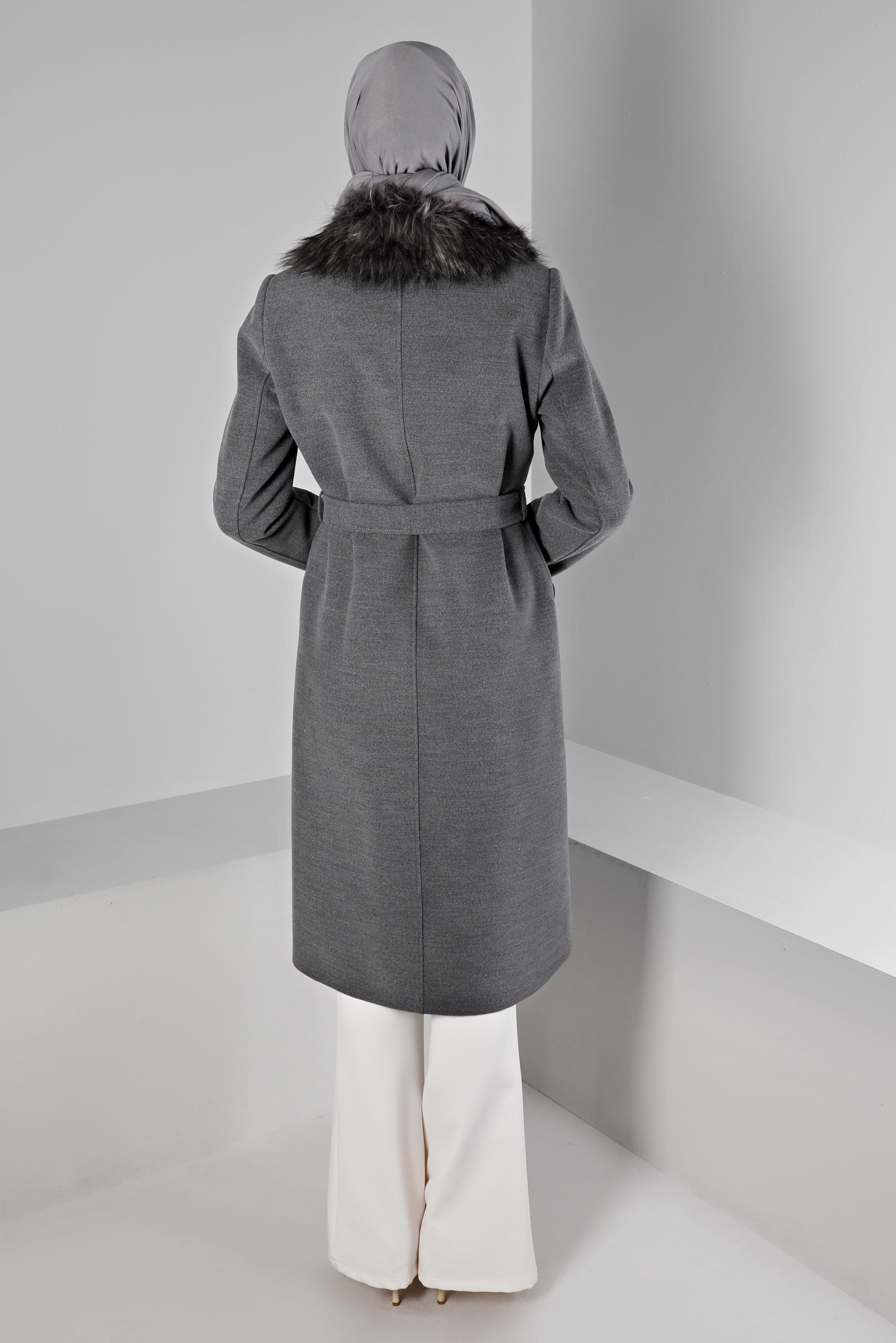 Tesettür giyim GRİ KÜRKLÜ KUŞAKLI KABAN 90377