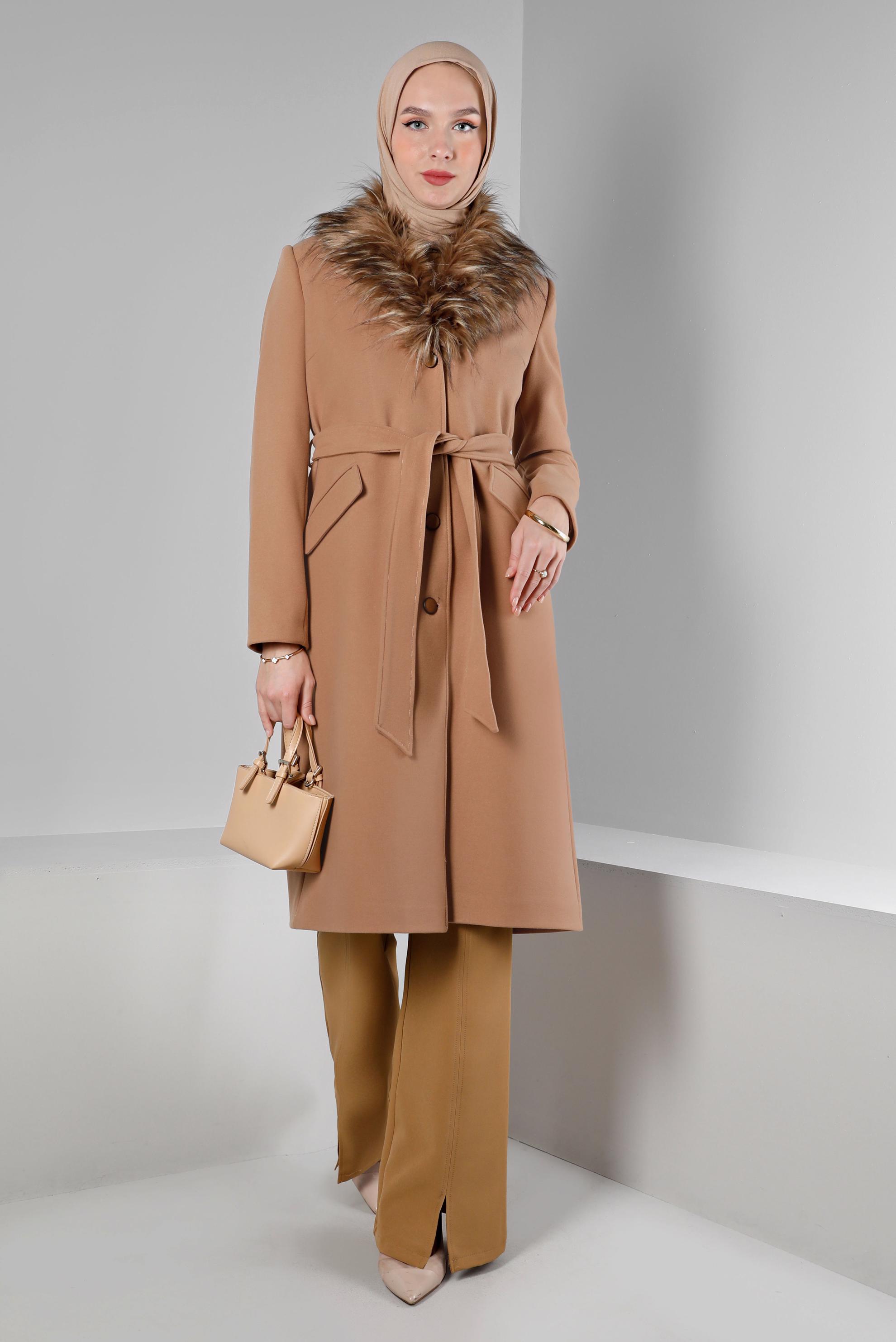 Vêtements hijab TABA MANTEAU FOURRÉ AVEC CEINTURE 90377