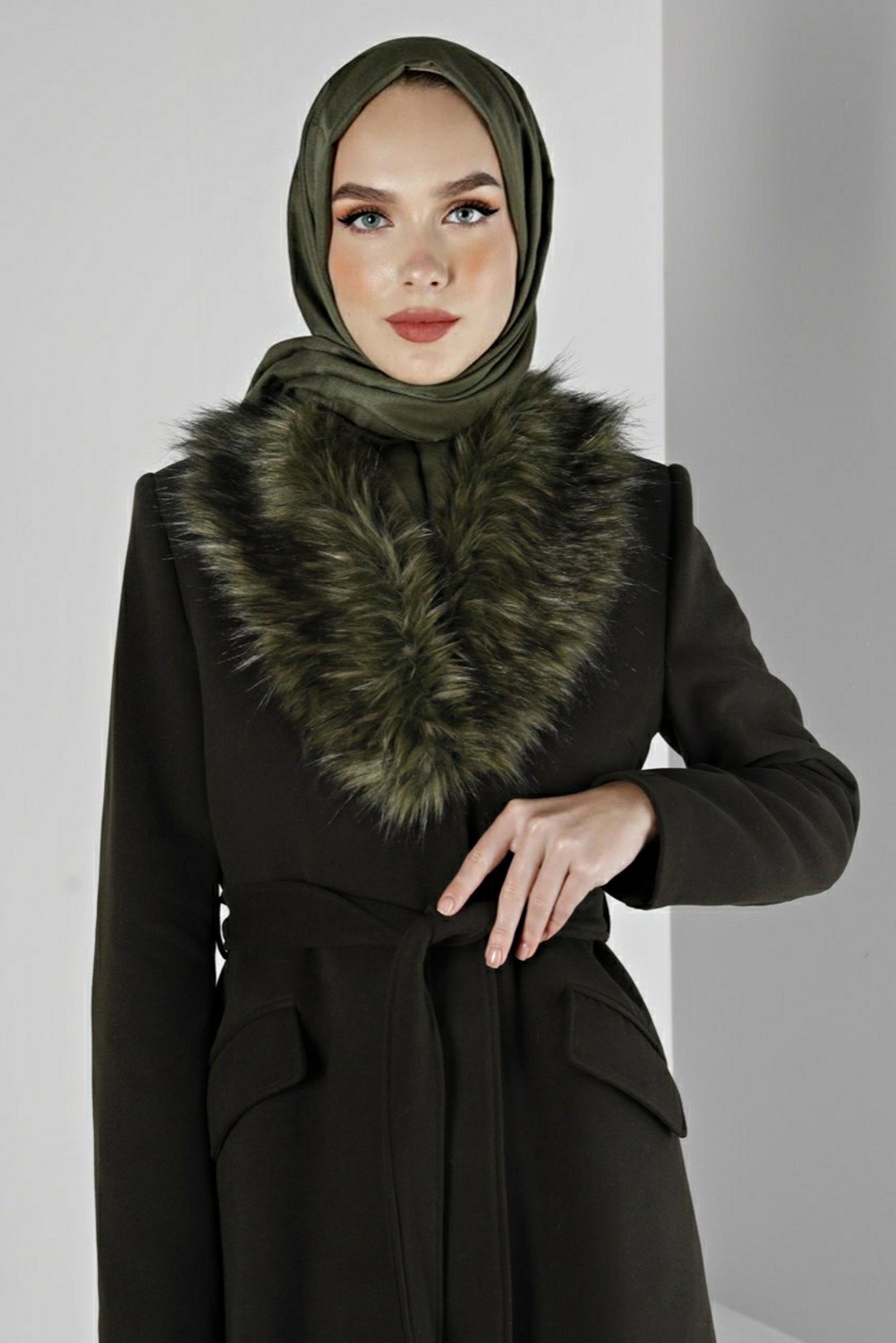 Tesettür giyim HAKİ KÜRKLÜ KUŞAKLI KABAN 90377