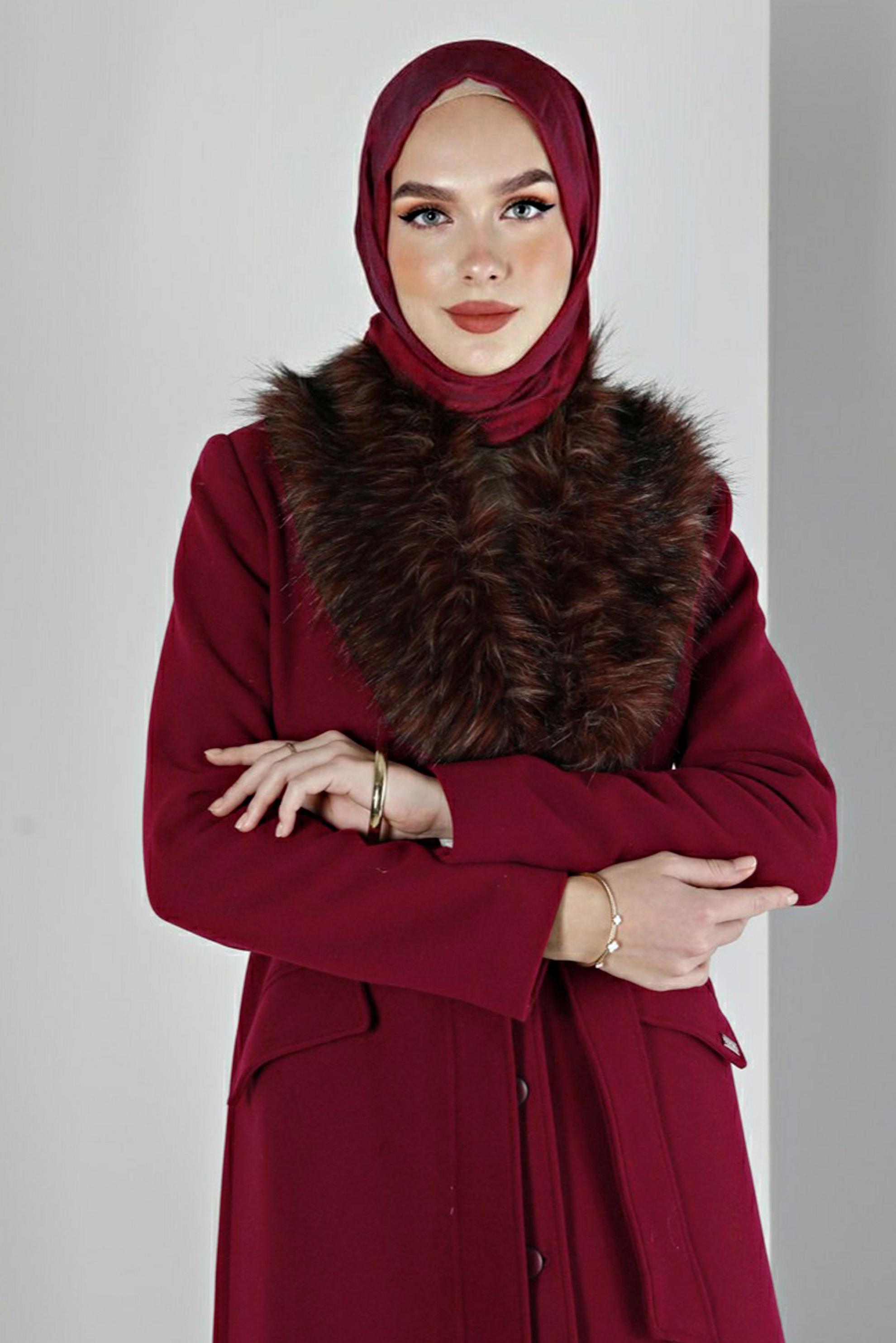 Vêtements hijab PRUNE MANTEAU FOURRÉ AVEC CEINTURE 90377