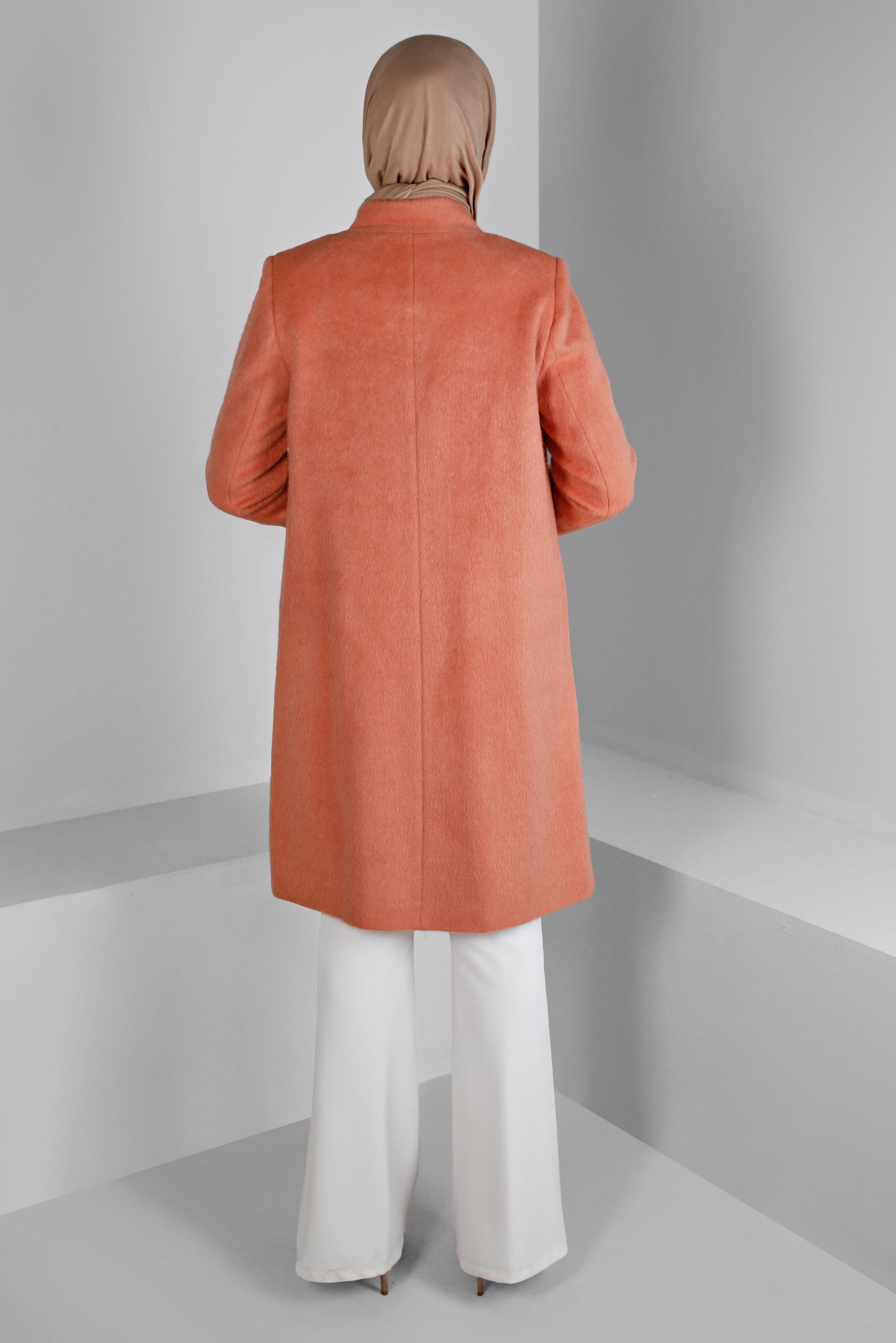 Tesettür giyim PEMBE TÜYLÜ DÜĞMELİ CEP DETAYLI KABAN 90380