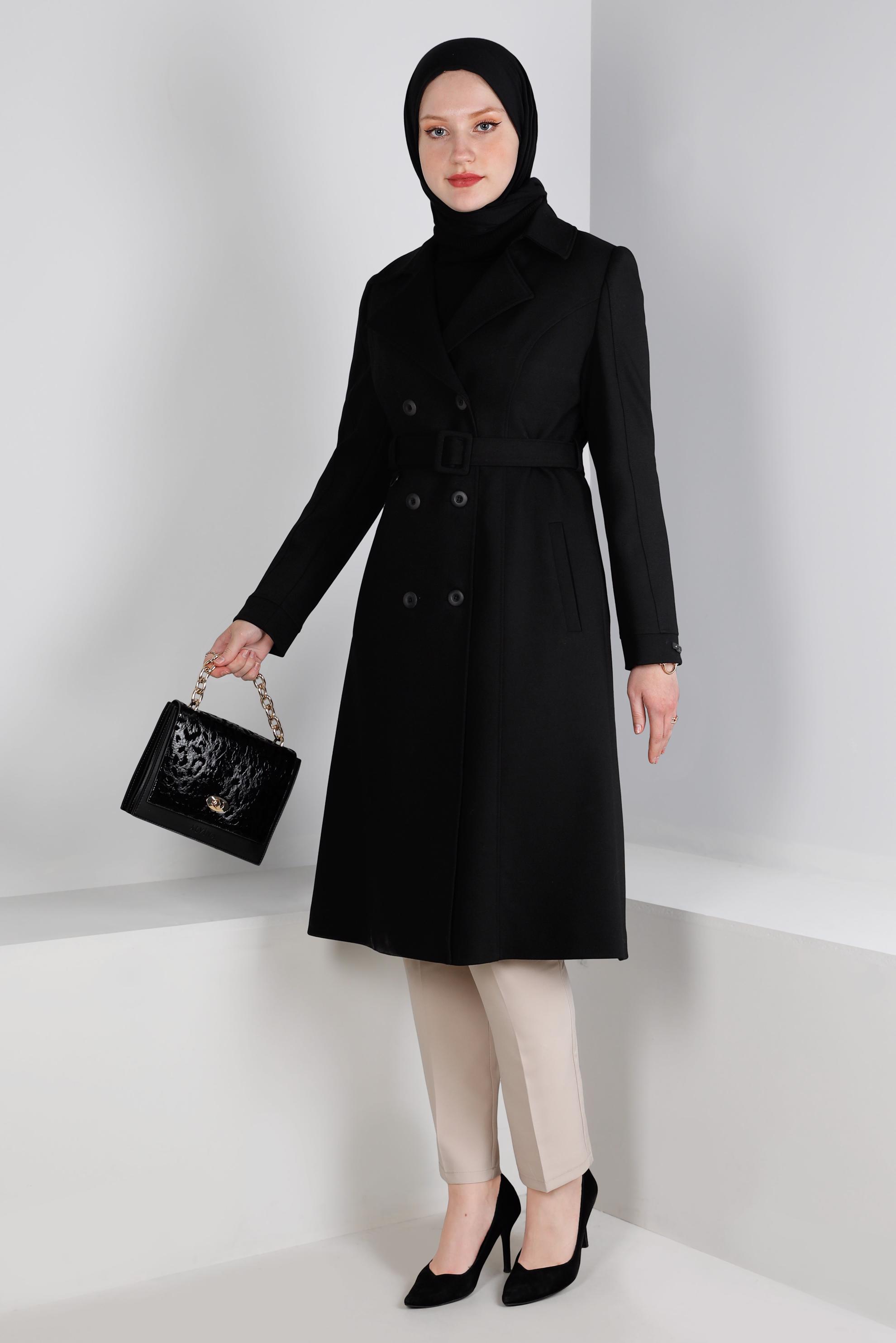 Tesettür giyim SİYAH KEMERLİ DÜĞME DETAYLI KABAN 90382