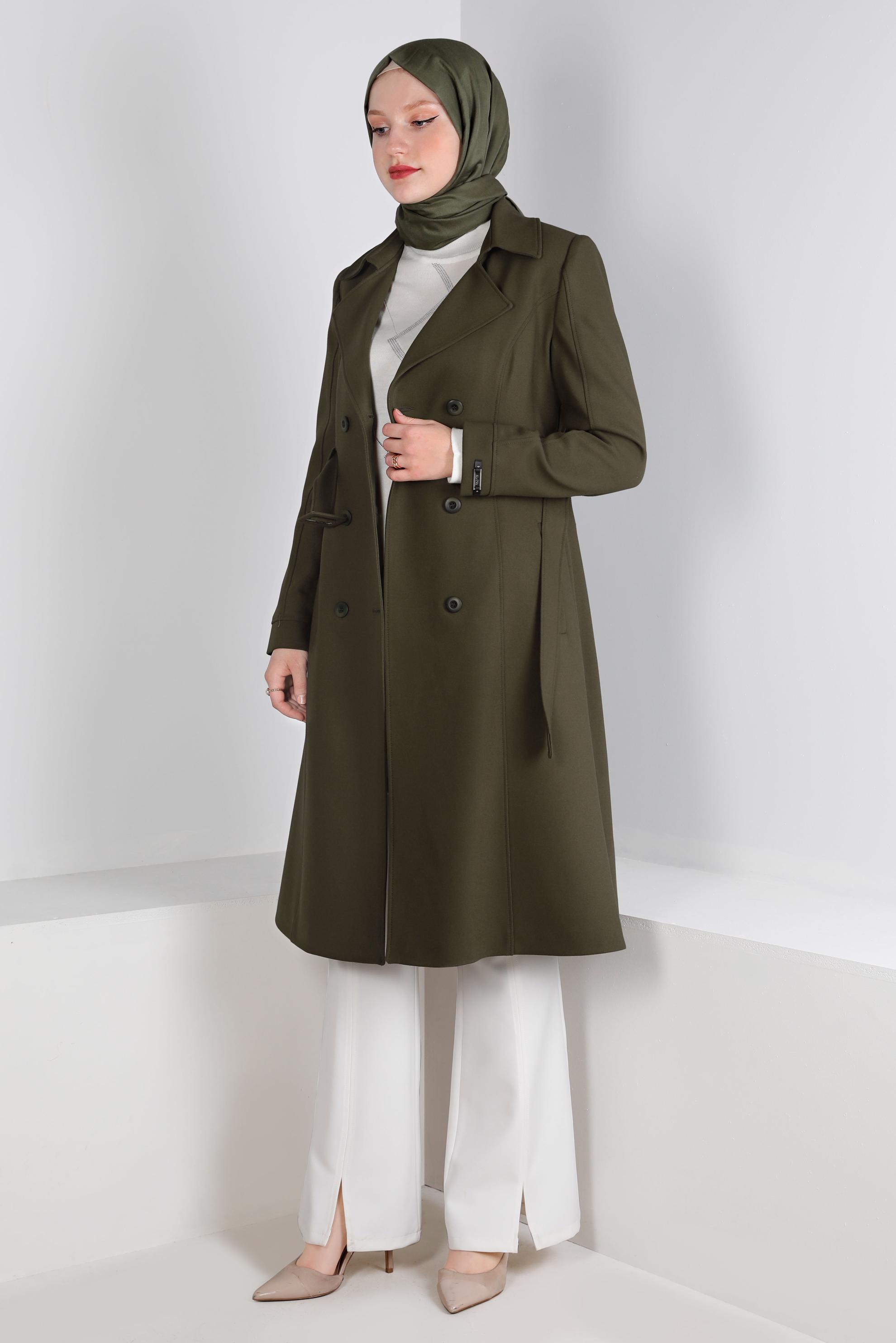 Tesettür giyim HAKİ KEMERLİ DÜĞME DETAYLI KABAN 90382