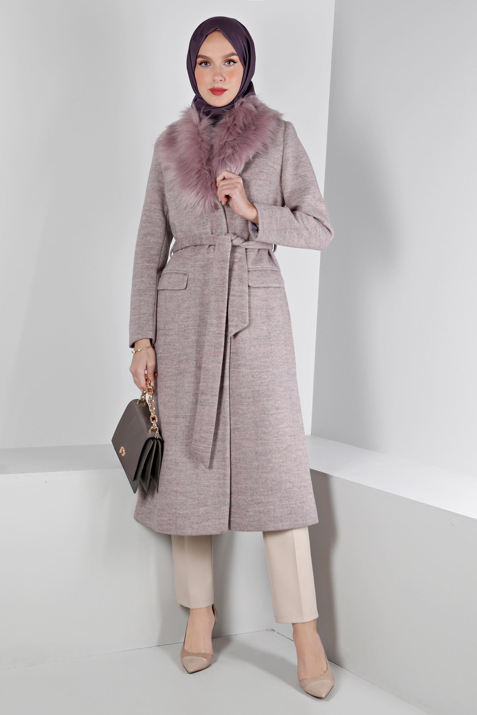 Tesettür giyim MOR DÜĞMELİ KÜRKLÜ KABAN 90383