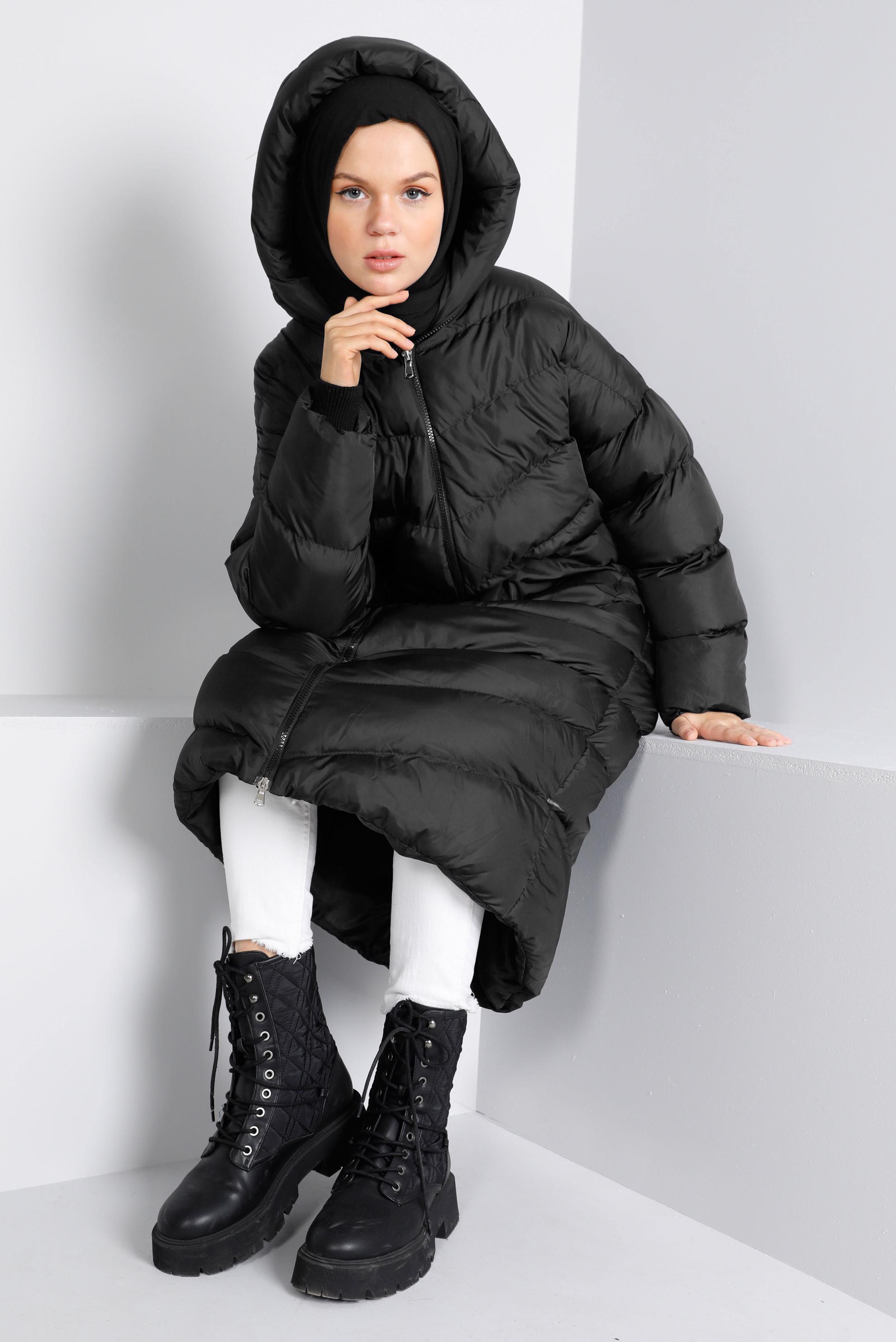 Tesettür giyim SİYAH KAPÜŞONLU FERMUARLI ŞİŞME KABAN 90390 