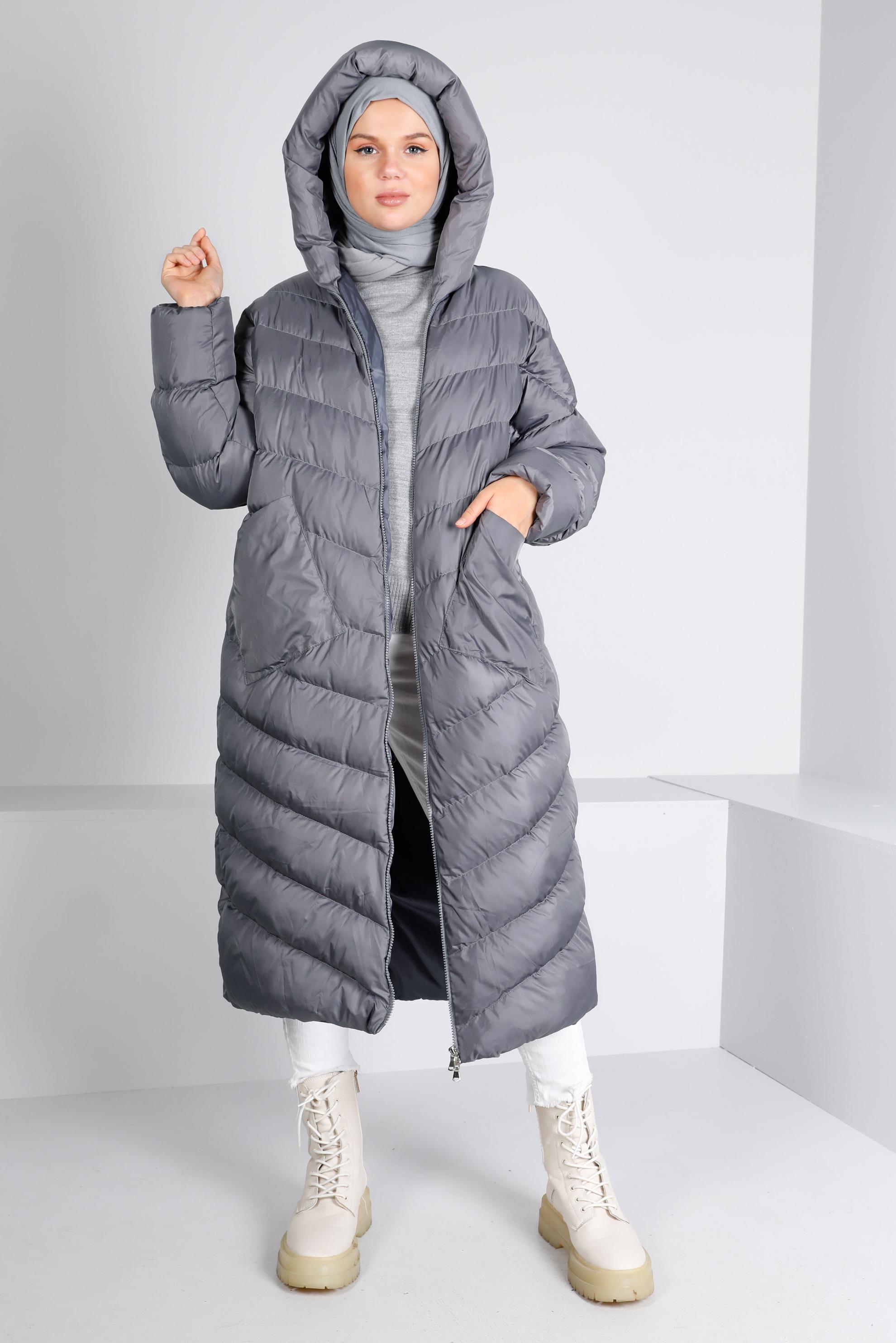 Tesettür giyim GRİ KAPÜŞONLU FERMUARLI ŞİŞME KABAN 90390 