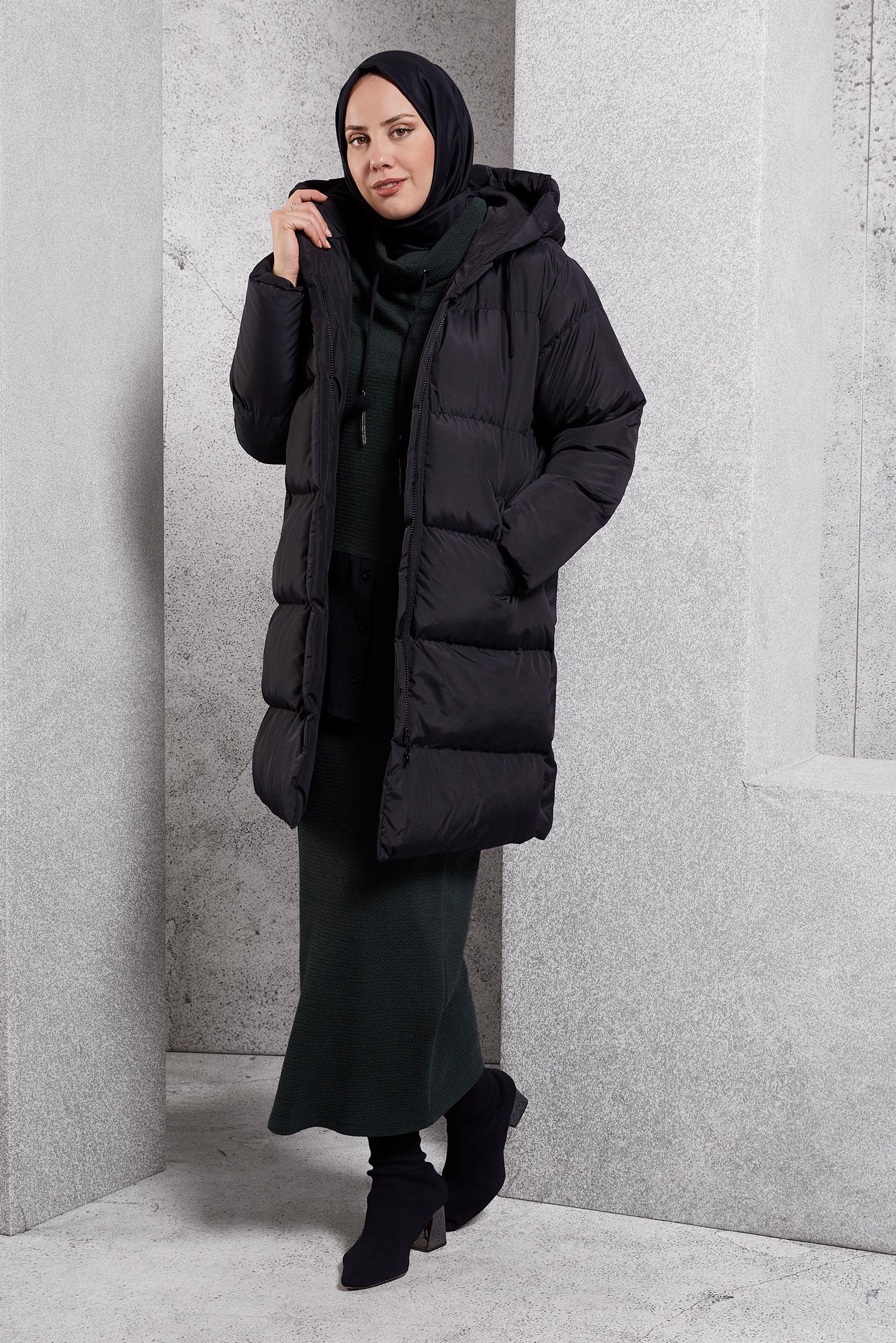 Tesettür giyim SİYAH KAPÜŞONLU ŞİŞME KABAN 90391