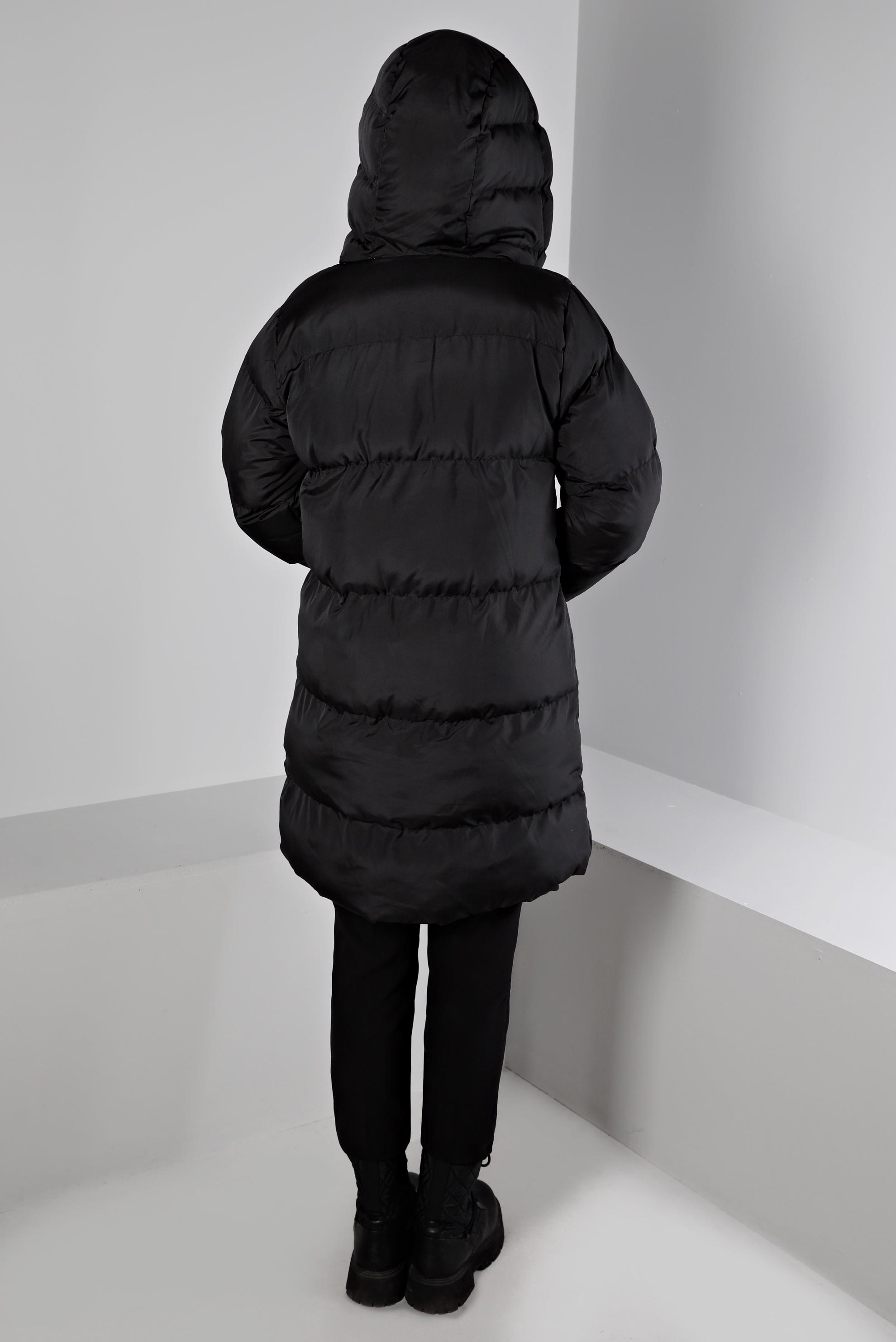 Tesettür giyim SİYAH KAPÜŞONLU ŞİŞME KABAN 90391