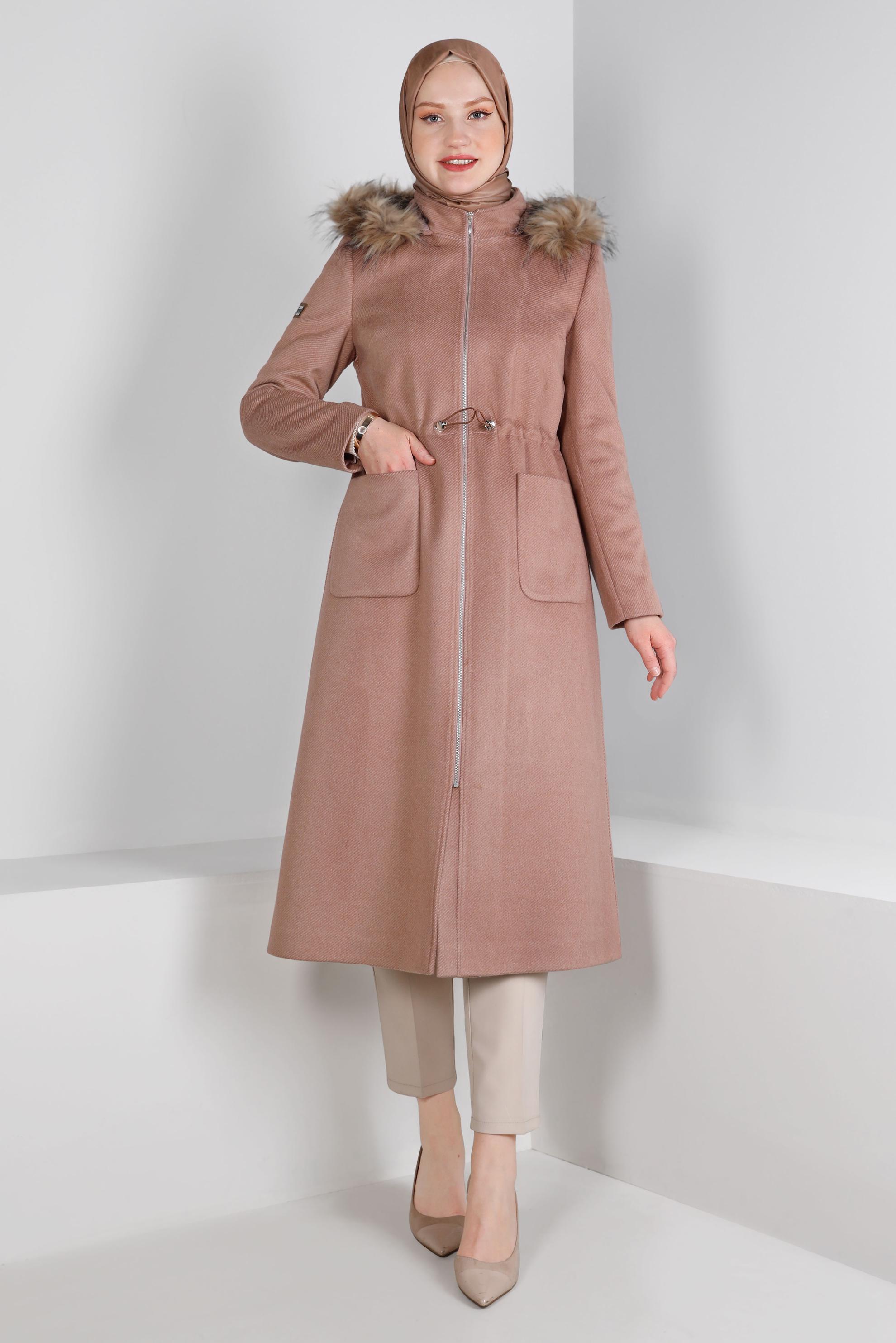 Tesettür giyim PUDRA KAPÜŞONU KÜRKLÜ CEPLİ KABAN 90392 