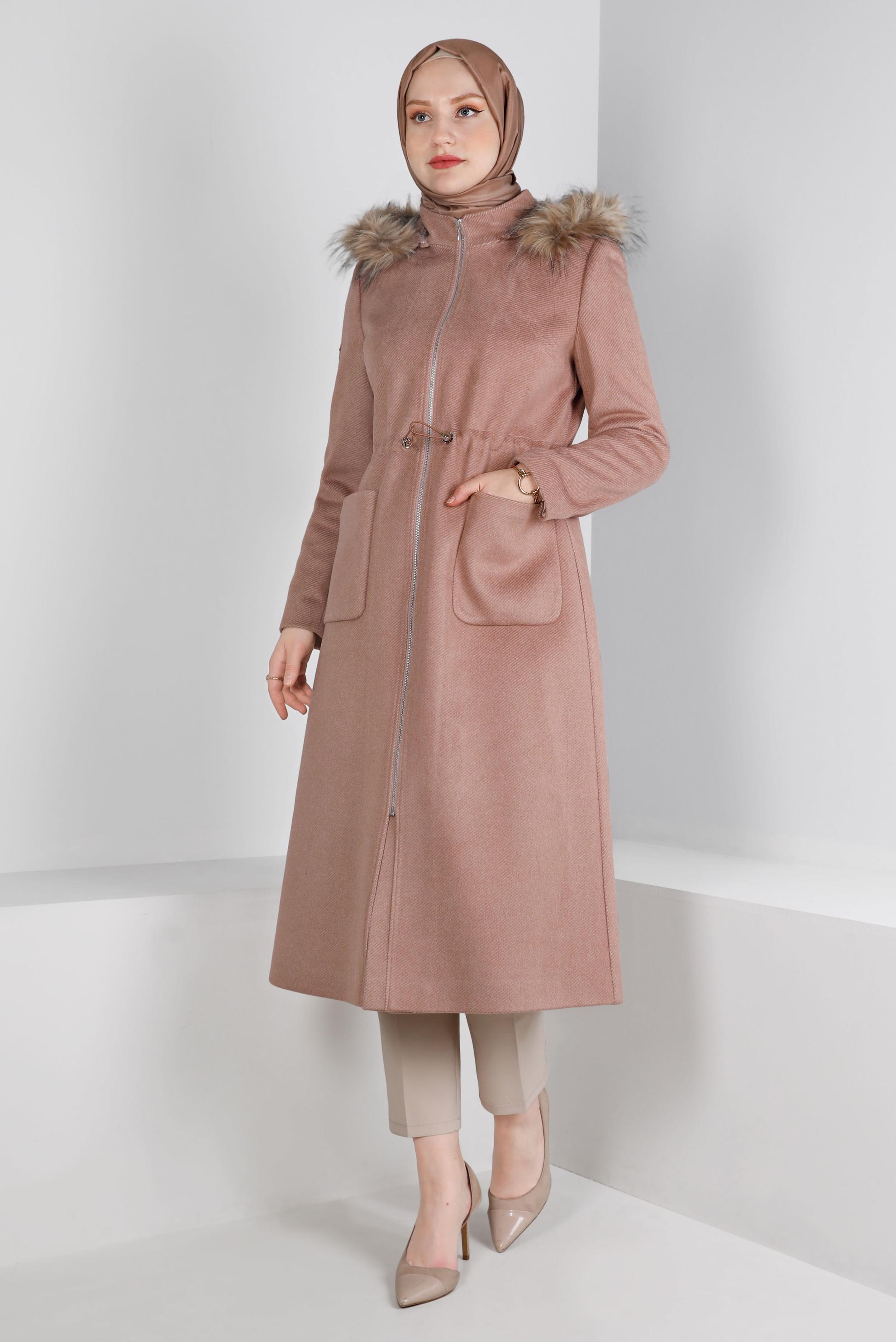Tesettür giyim PUDRA KAPÜŞONU KÜRKLÜ CEPLİ KABAN 90392 