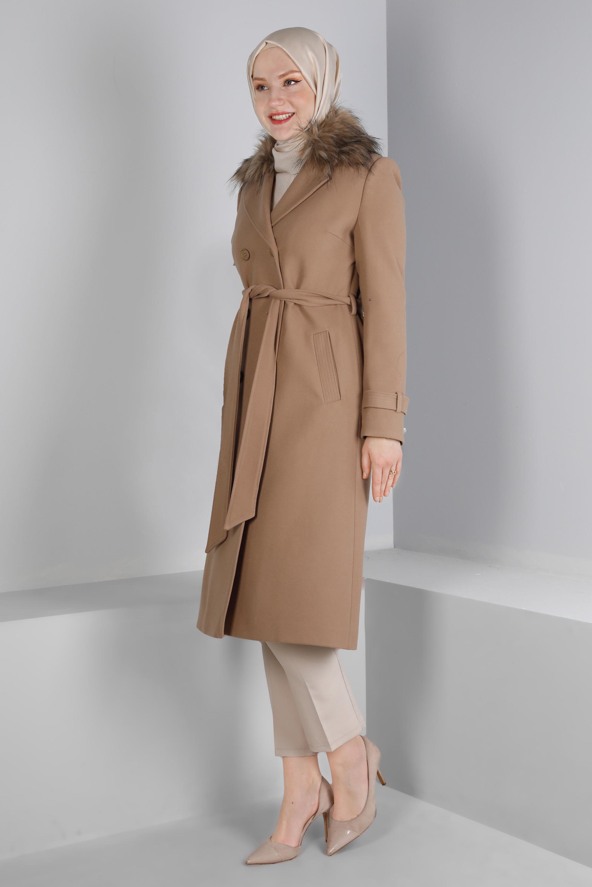 Tesettür giyim TABA YAKASI KÜRKLÜ KUŞAKLI KABAN 90393