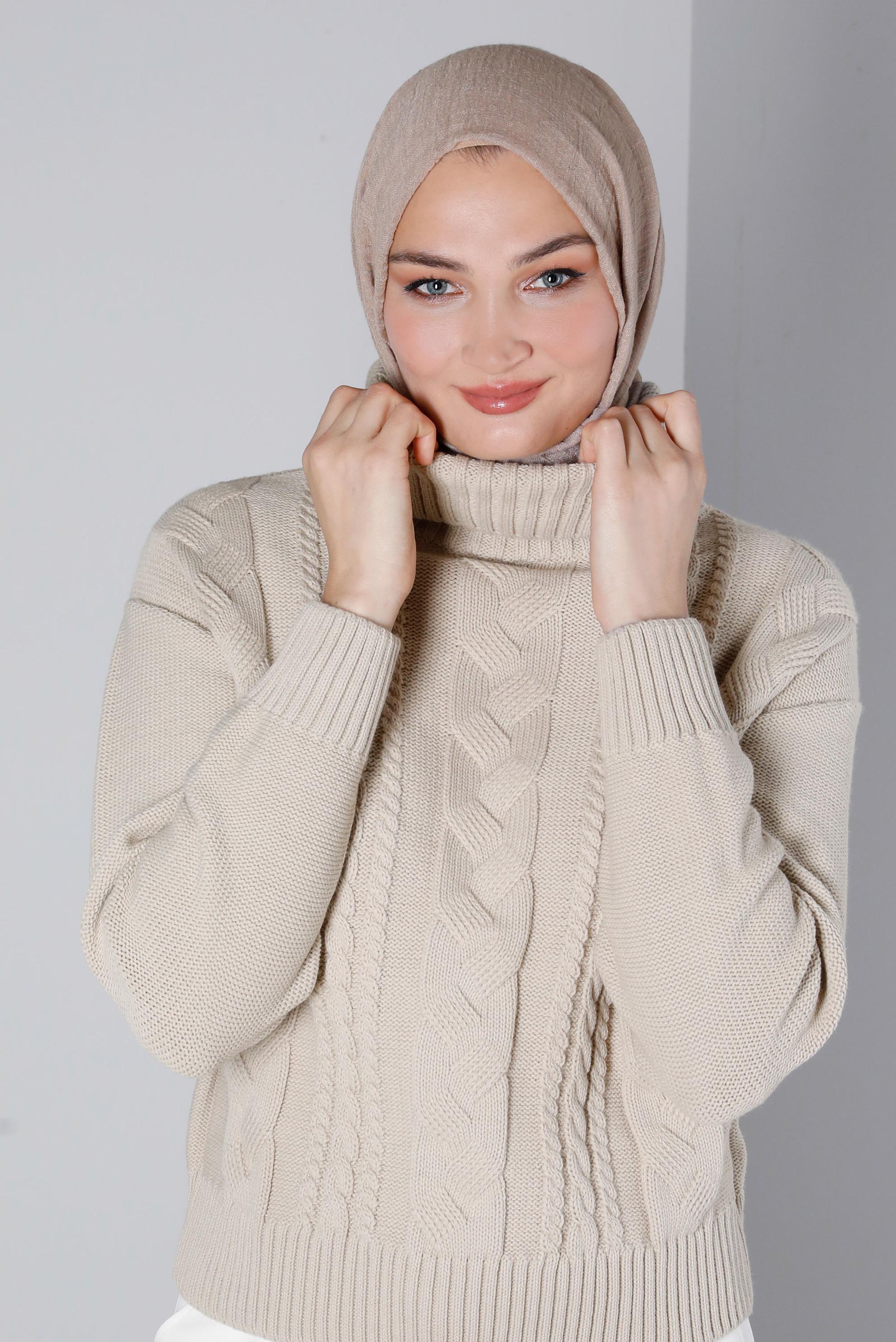 Tesettür giyim BEJ BOĞAZLI ÖRGÜ DETAYLI TRİKO KAZAK 43134 