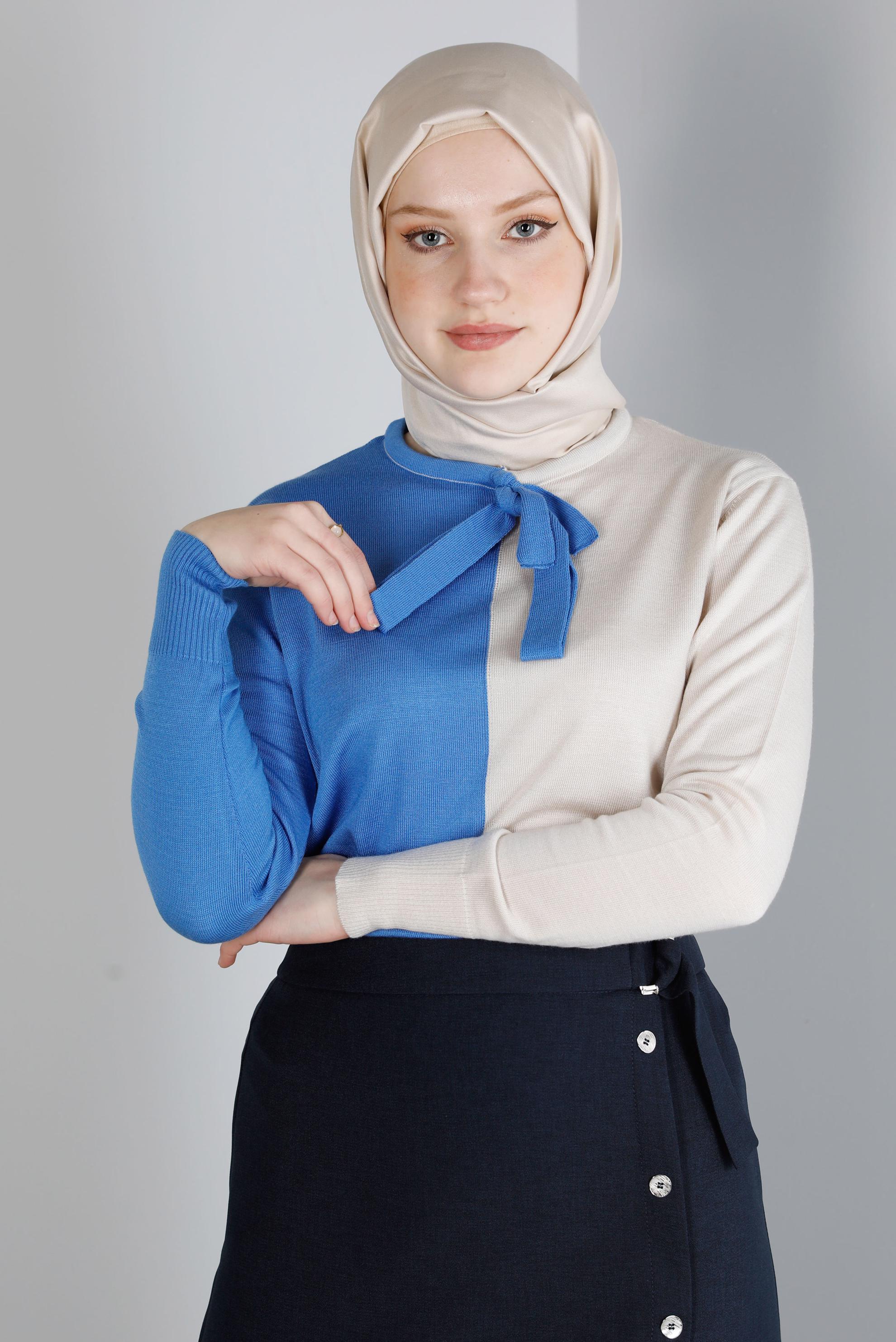 Tesettür giyim MAVİ YAKASI BAĞLAMALI İKİ RENK TRİKO KAZAK 43187