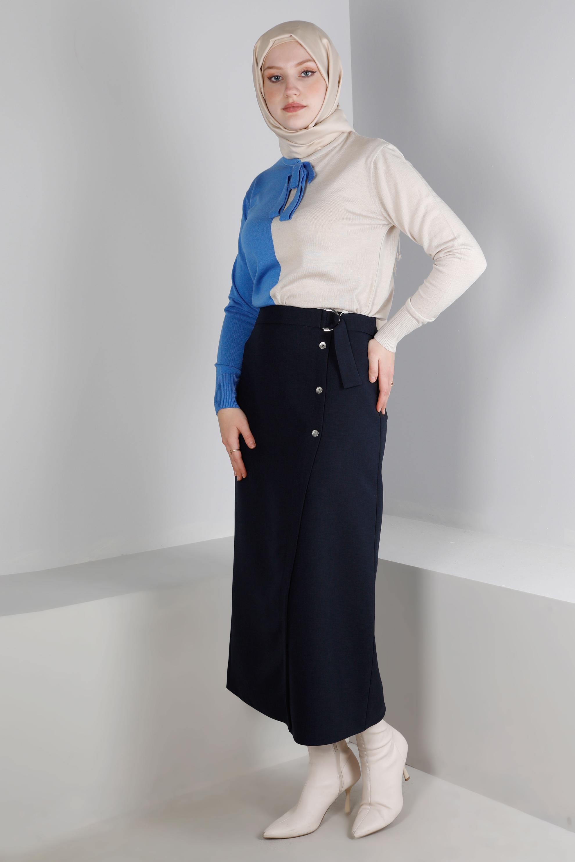 Tesettür giyim MAVİ YAKASI BAĞLAMALI İKİ RENK TRİKO KAZAK 43187