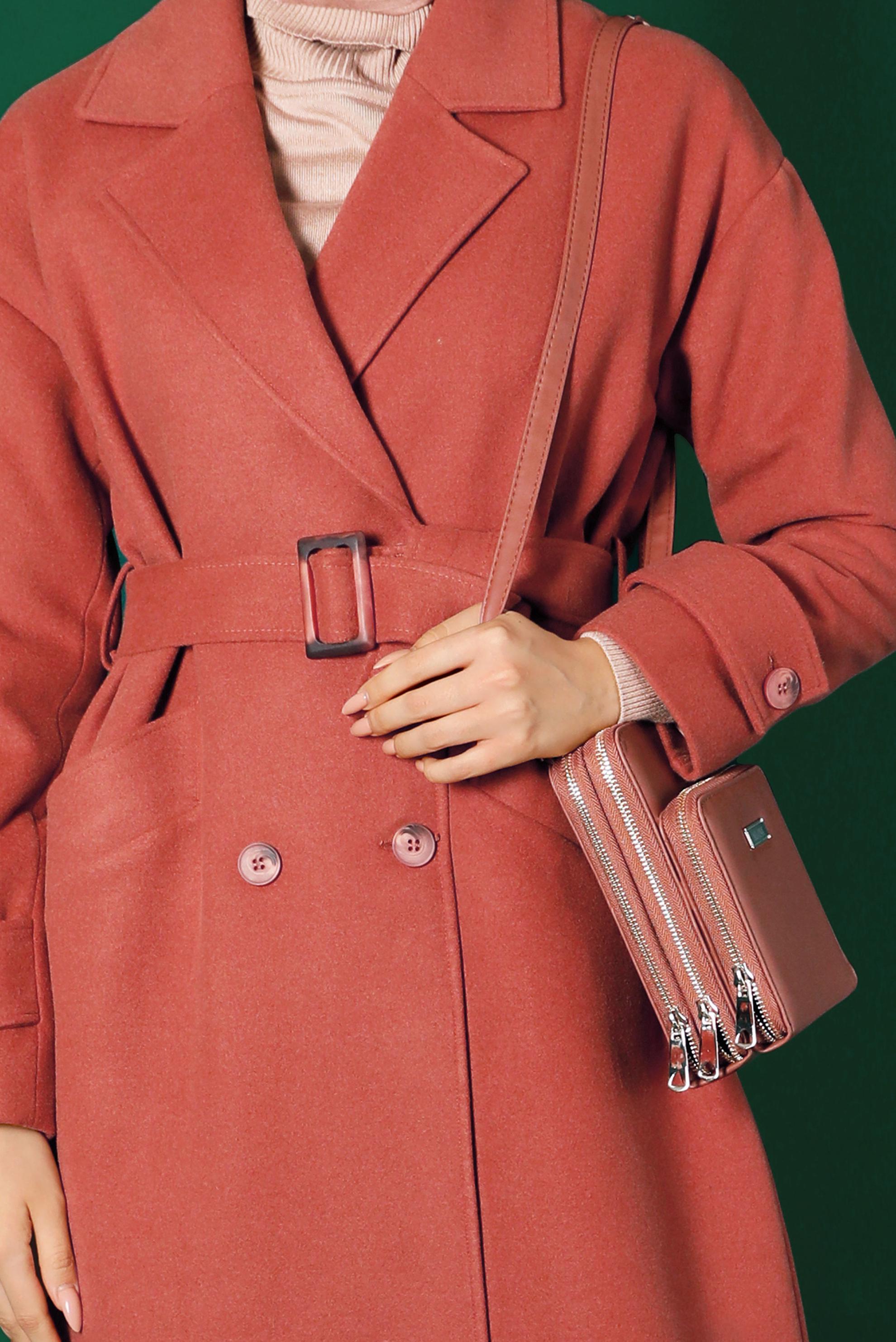 Tesettür giyim TABA KUŞAKLI DÜĞMELİ UZUN KAŞE MANTO 90300 