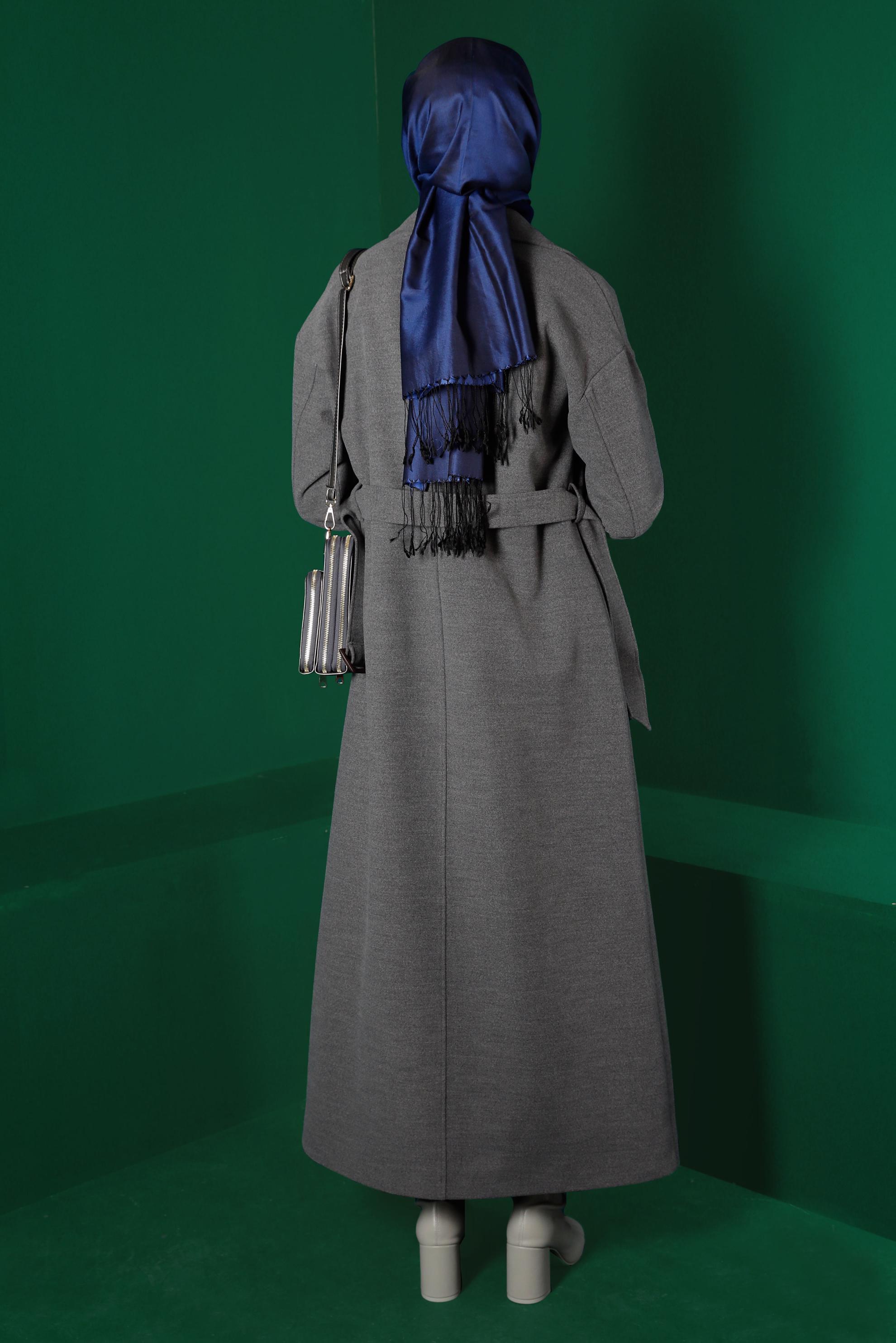 Tesettür giyim GRİ KUŞAKLI DÜĞMELİ UZUN KAŞE MANTO 90300 