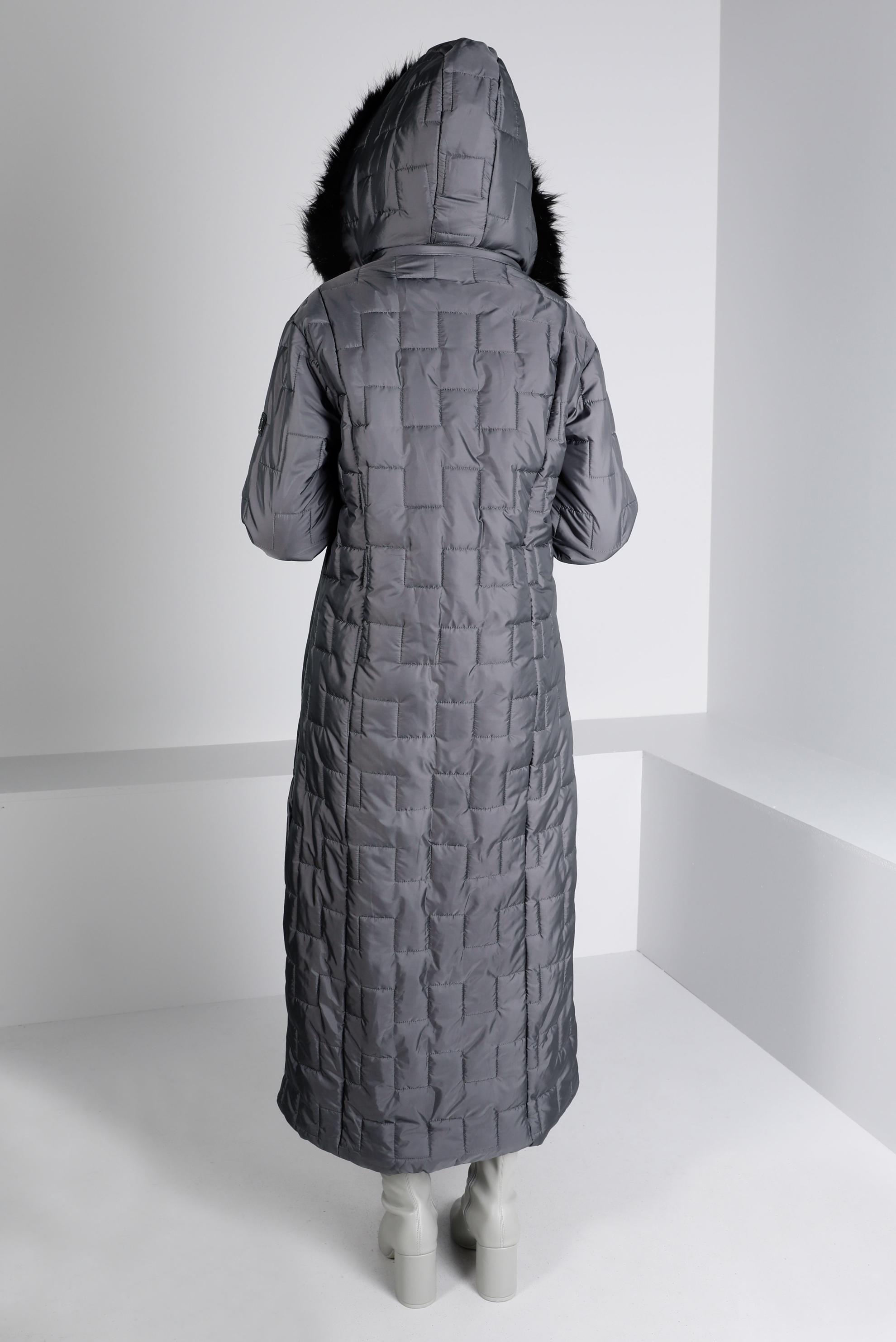 Tesettür giyim GRİ KAPÜŞONU KÜRKLÜ FERMUARLI ŞİŞME MANTO 90316 