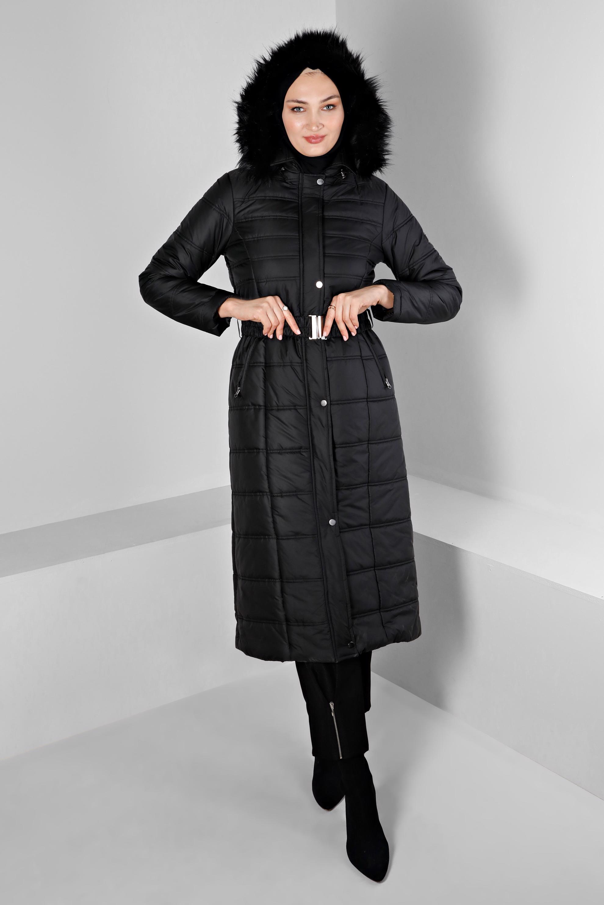 Tesettür giyim SİYAH KAPÜŞONU KÜRKLÜ ŞİŞME MANTO 90321 